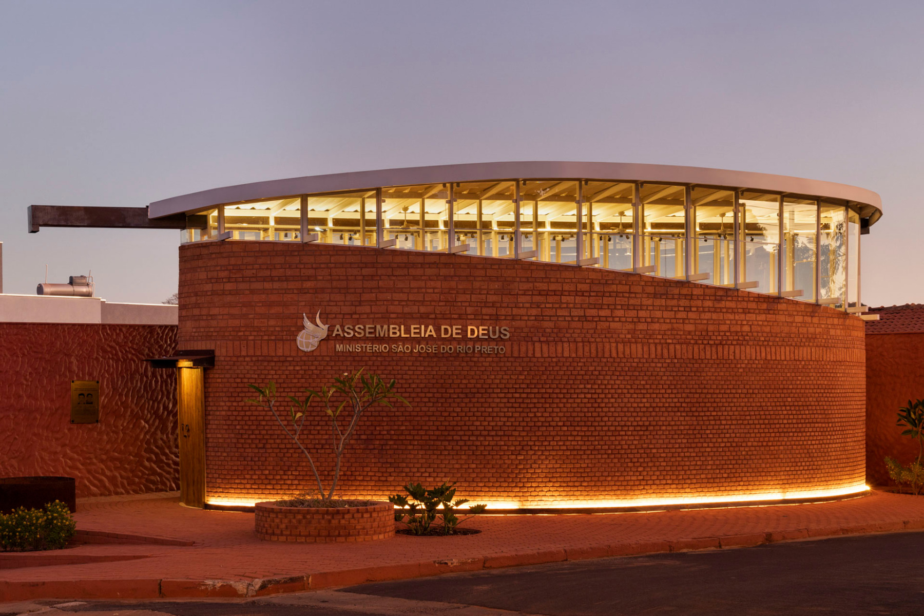 Kirche in Nova Granada von HAA Studio