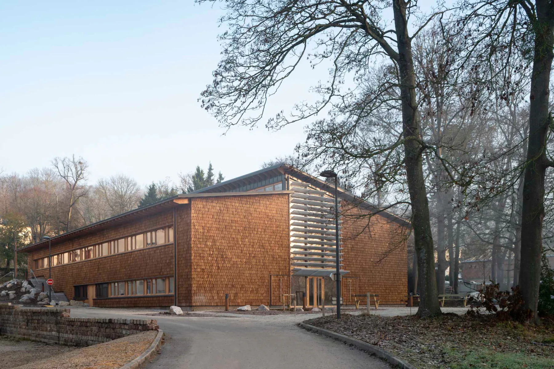 Das neue Gebäude umfasst therapeutische Werkstätten sowie eine Tagesklinik für Suchtkranke.