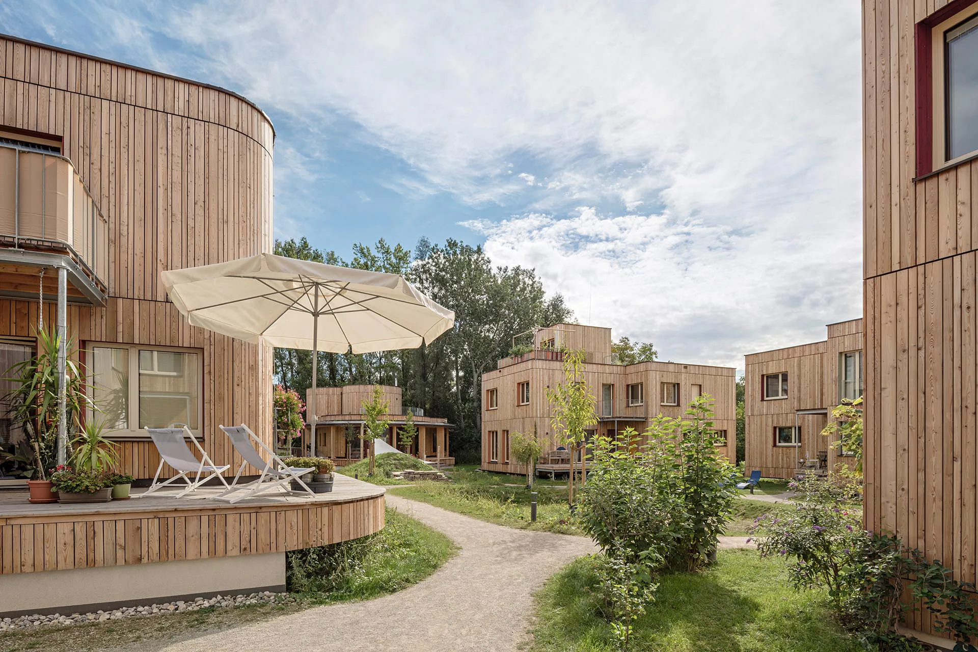 Wohnsiedlung Auenweide bei Wien von Einszueins Architektur