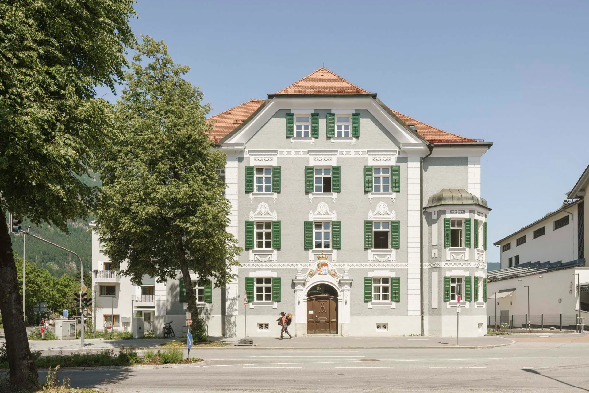 1907 wurde das Finanzamt im Zentrum von Garmisch errichtet. Vor seiner Umwidmung war es mehrere Jahre lang ungenutzt.