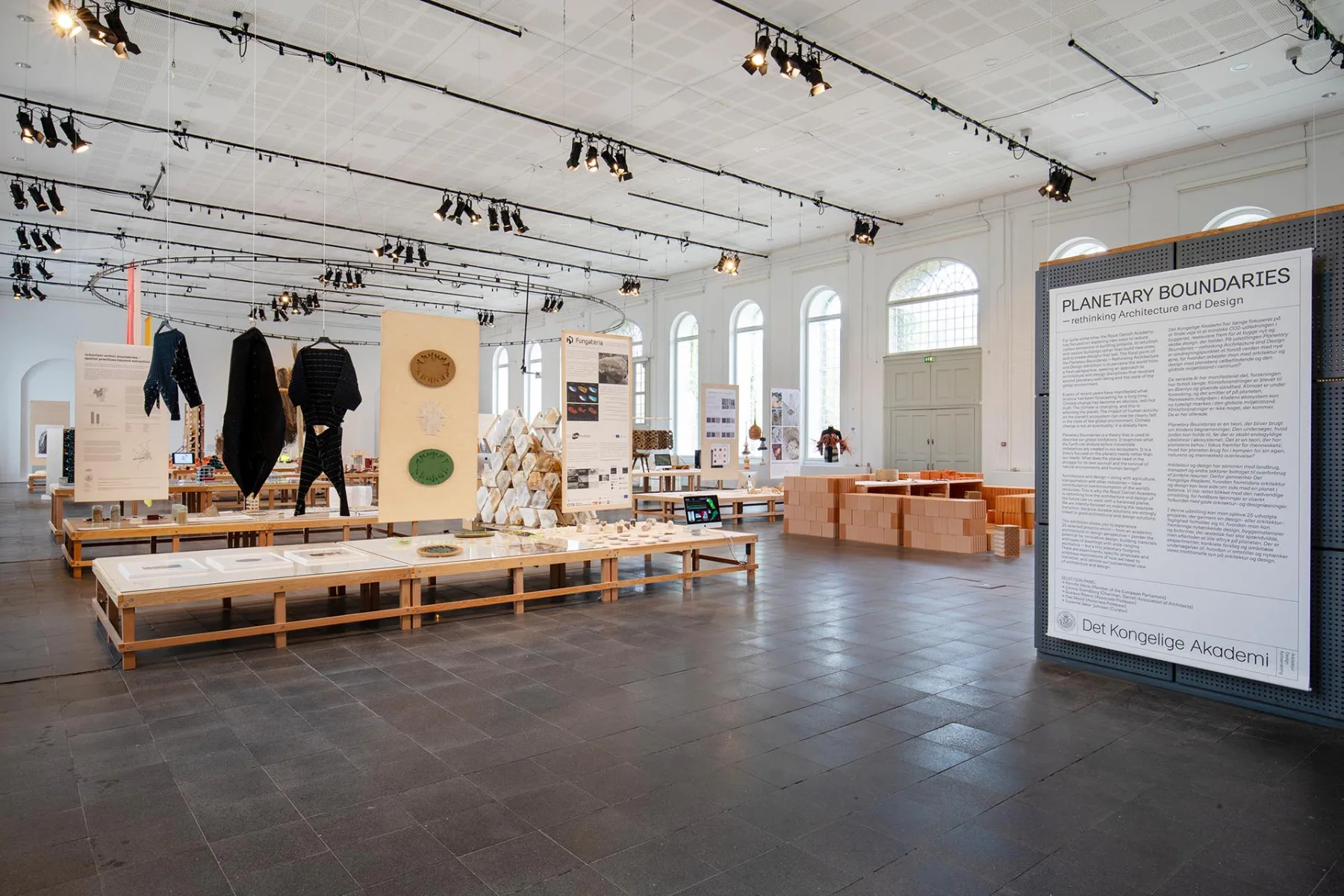Blick in die Ausstellung „Planetary Boundaries – Rethinking Architecture and Design“, Royal Danish Academy, Kopenhagen, Dänemark, 2023