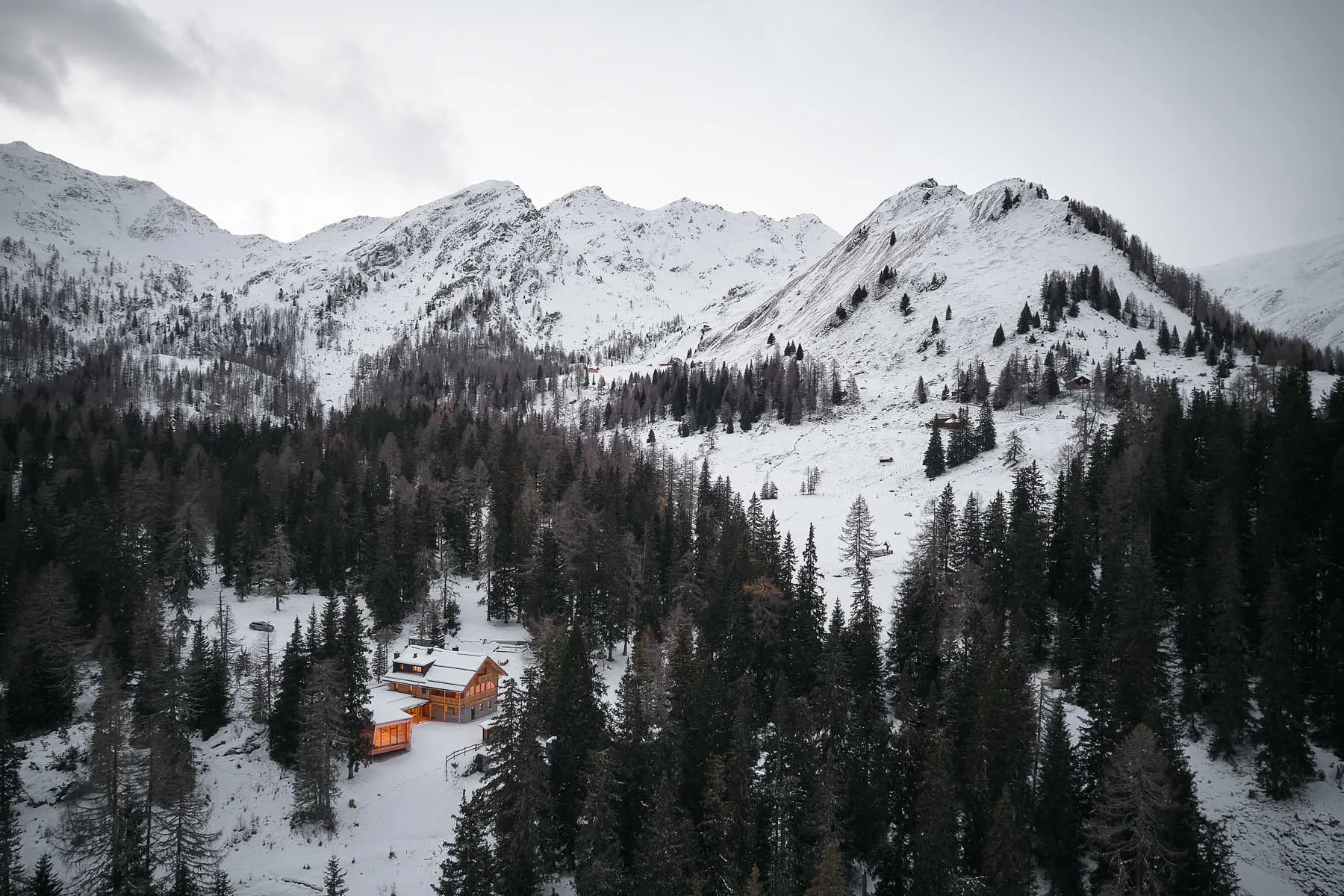 Die Abgeschiedenheit der Hütte fördert das Zusammengehörigkeitsgefühl der Jugendlichen.