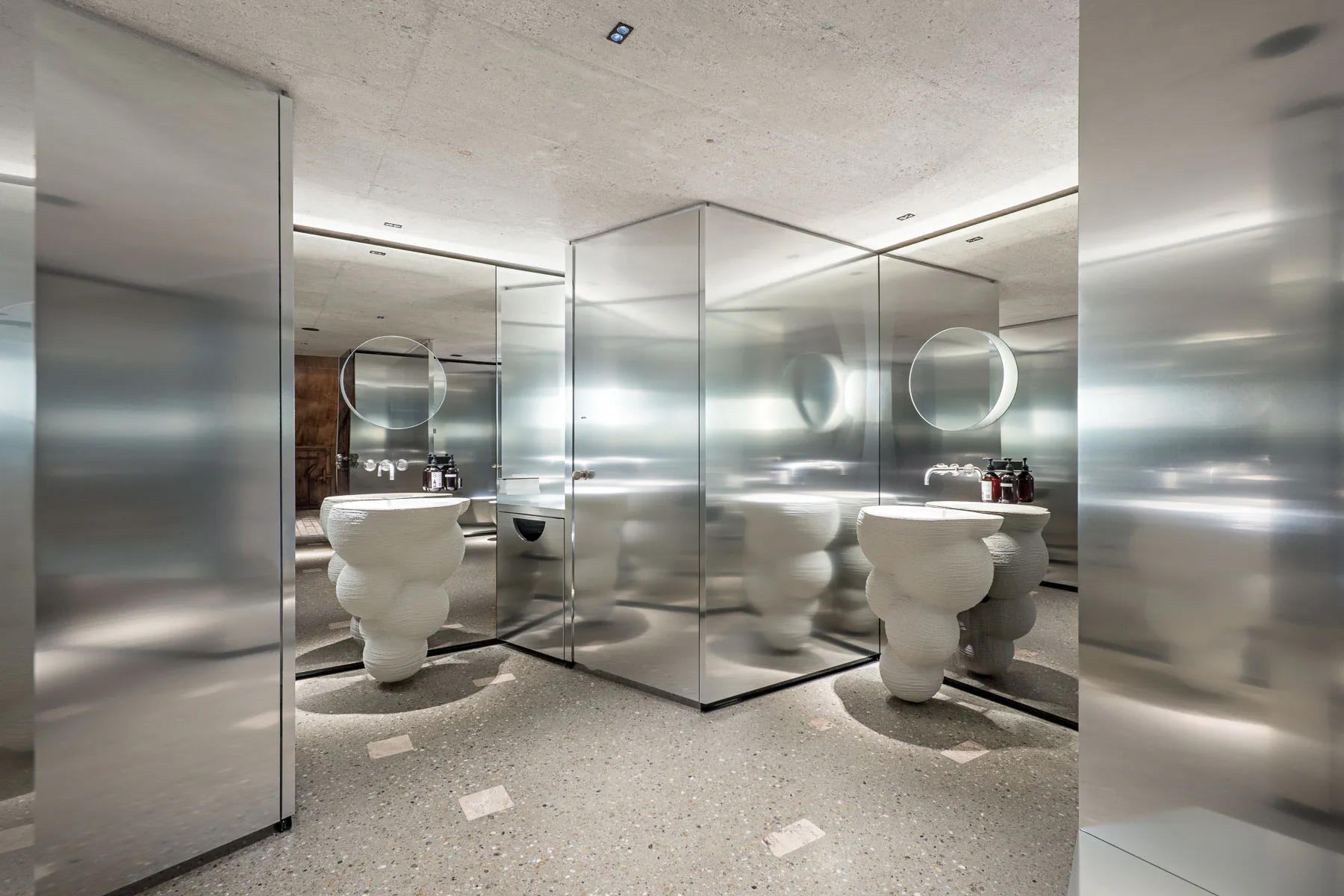Damen WC im Untergeschoss des Salettl