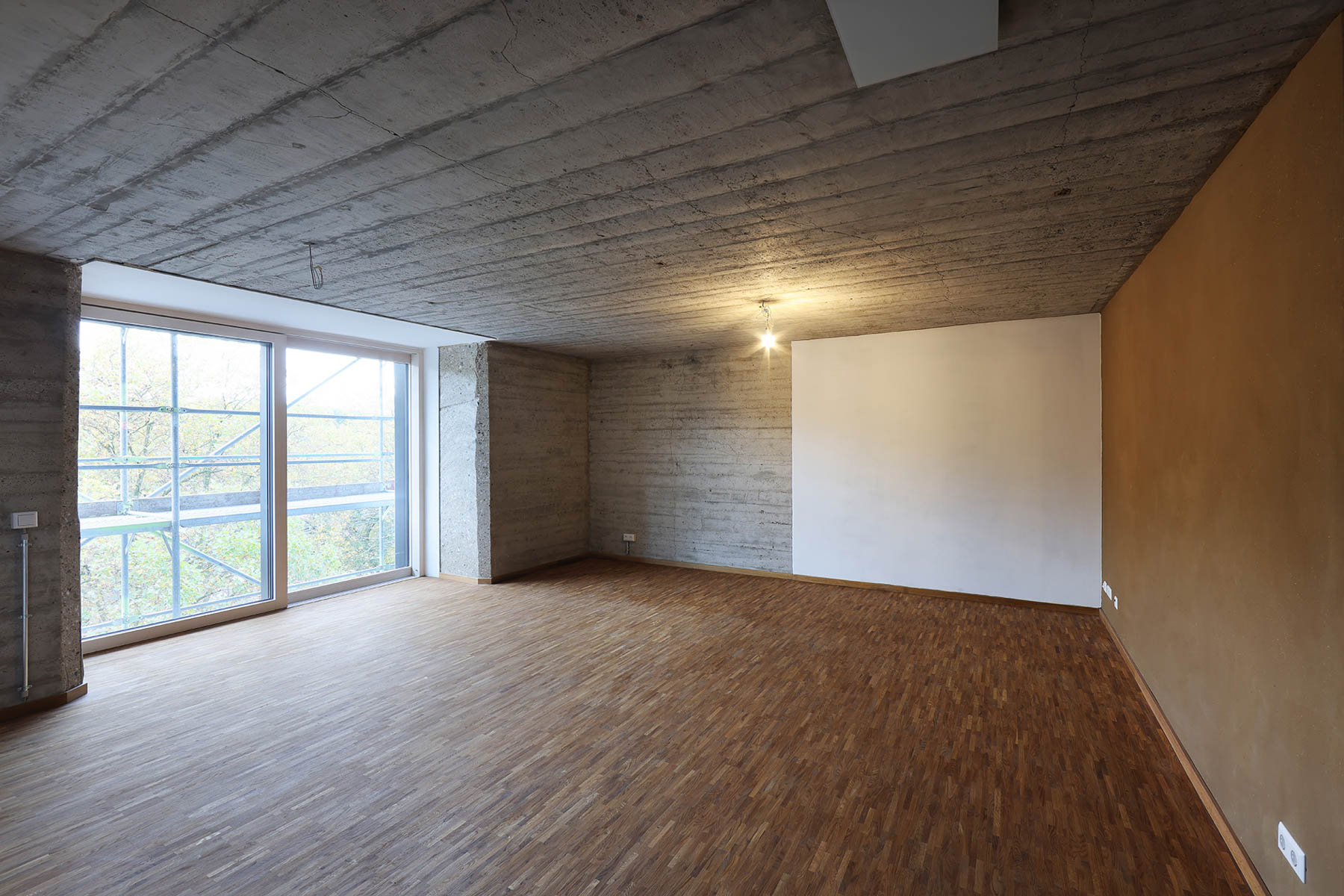 Wohnen im Bunker - mit Lehmputz