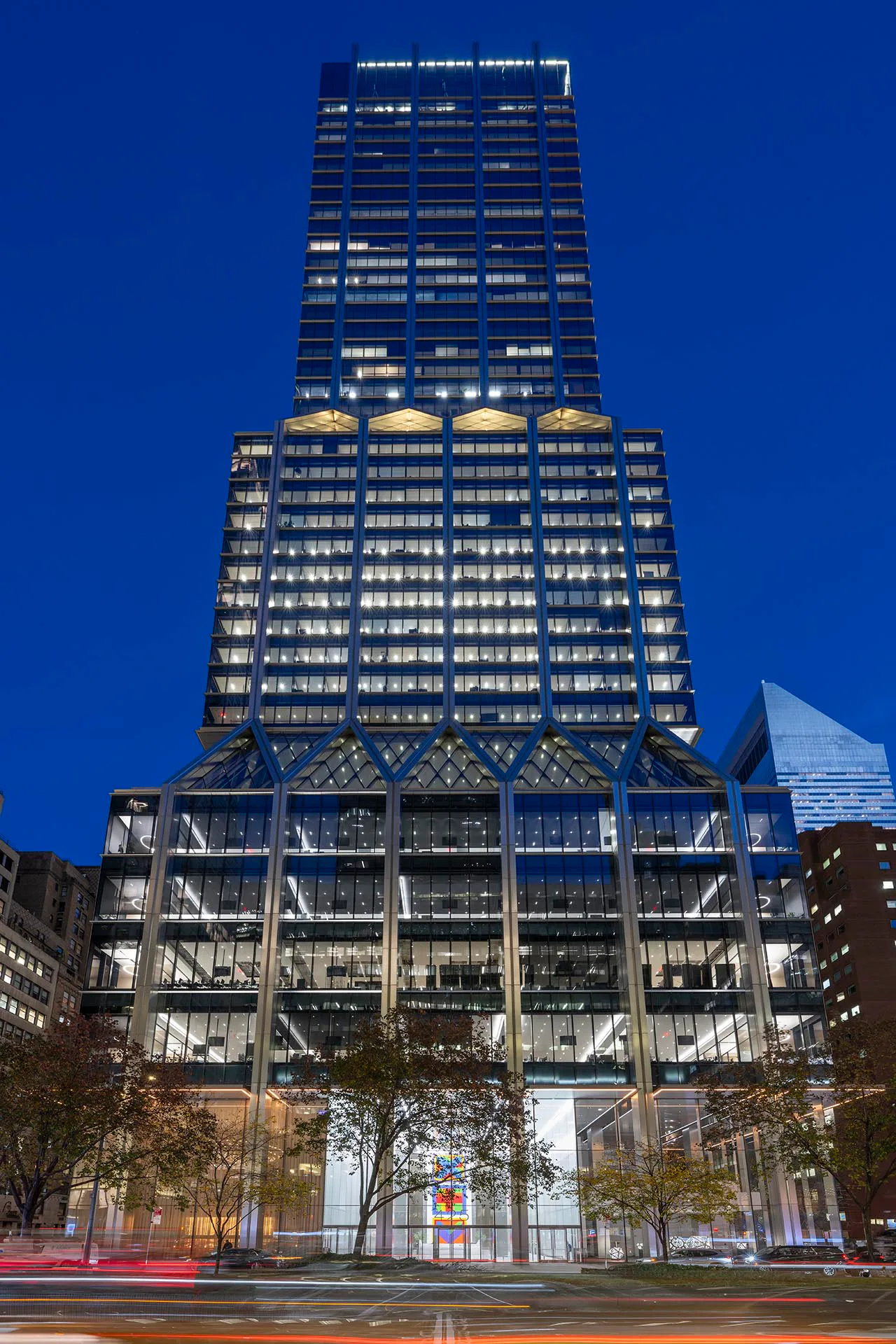 Das Bürohochhaus Four Twenty Five wurde ebenfalls von Foster + Partners entworfen.