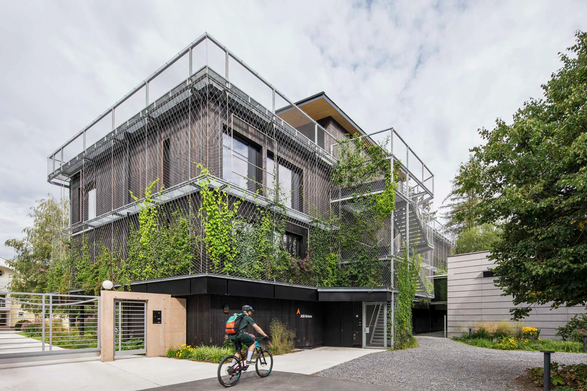 Bürogebäude ASI Reisen von Snøhetta, Natters, AT
