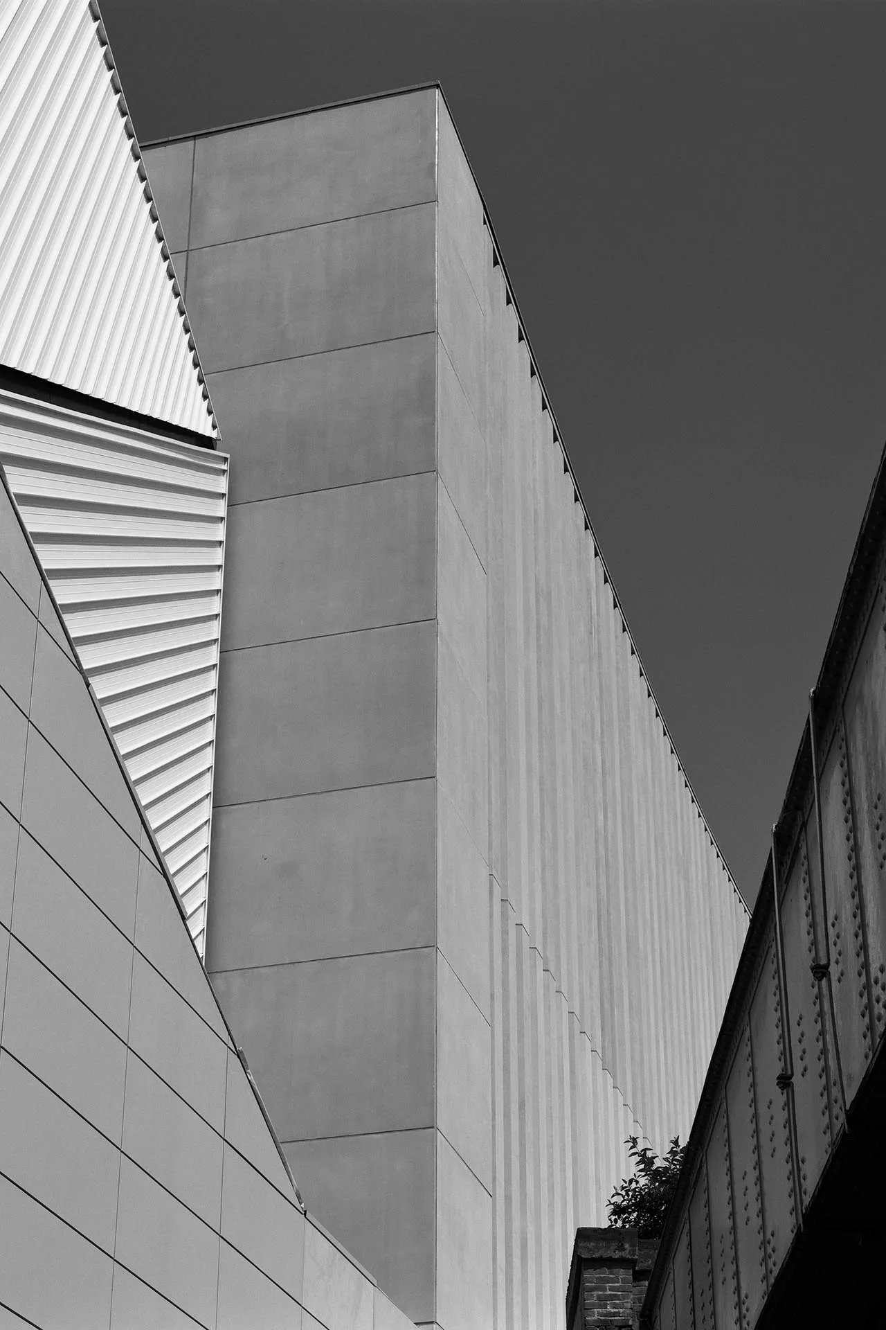Fassade der fertiggestellten Aviva Studios