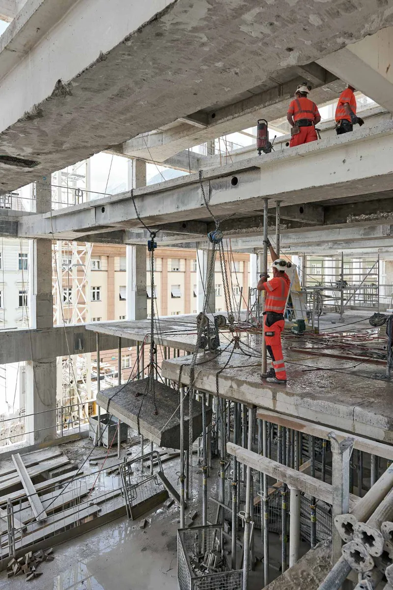 Gritsch/Haslwantner recycelt einen hohen Anteil des Abbruchmaterials beim Bau einer Volksschule in Anif.