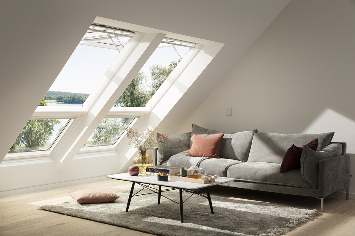 VELUX Lichtband – Tageslichteinfall von der Decke bis zum Boden und Ausblick