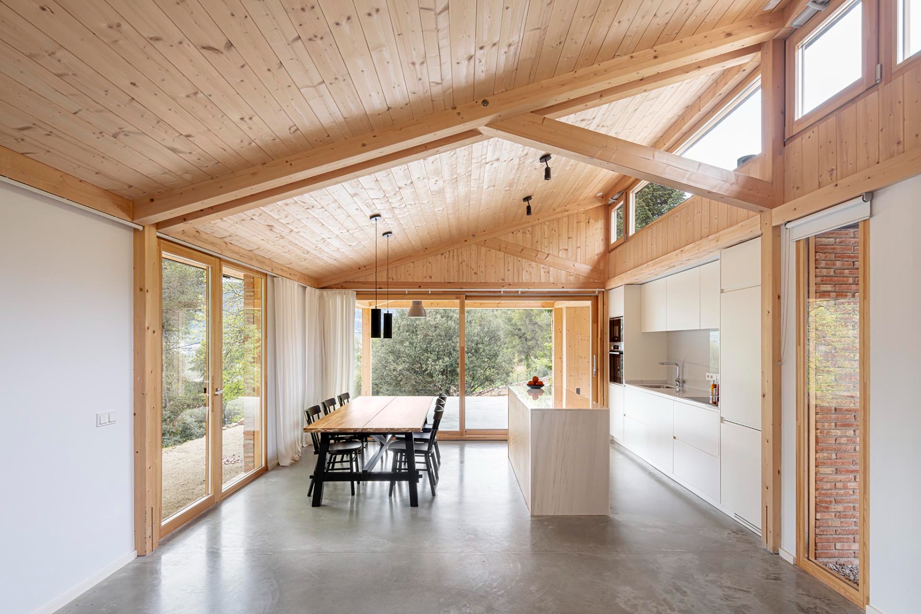 Casa GE bei Barcelona von Alventosa Morell Arquitectes