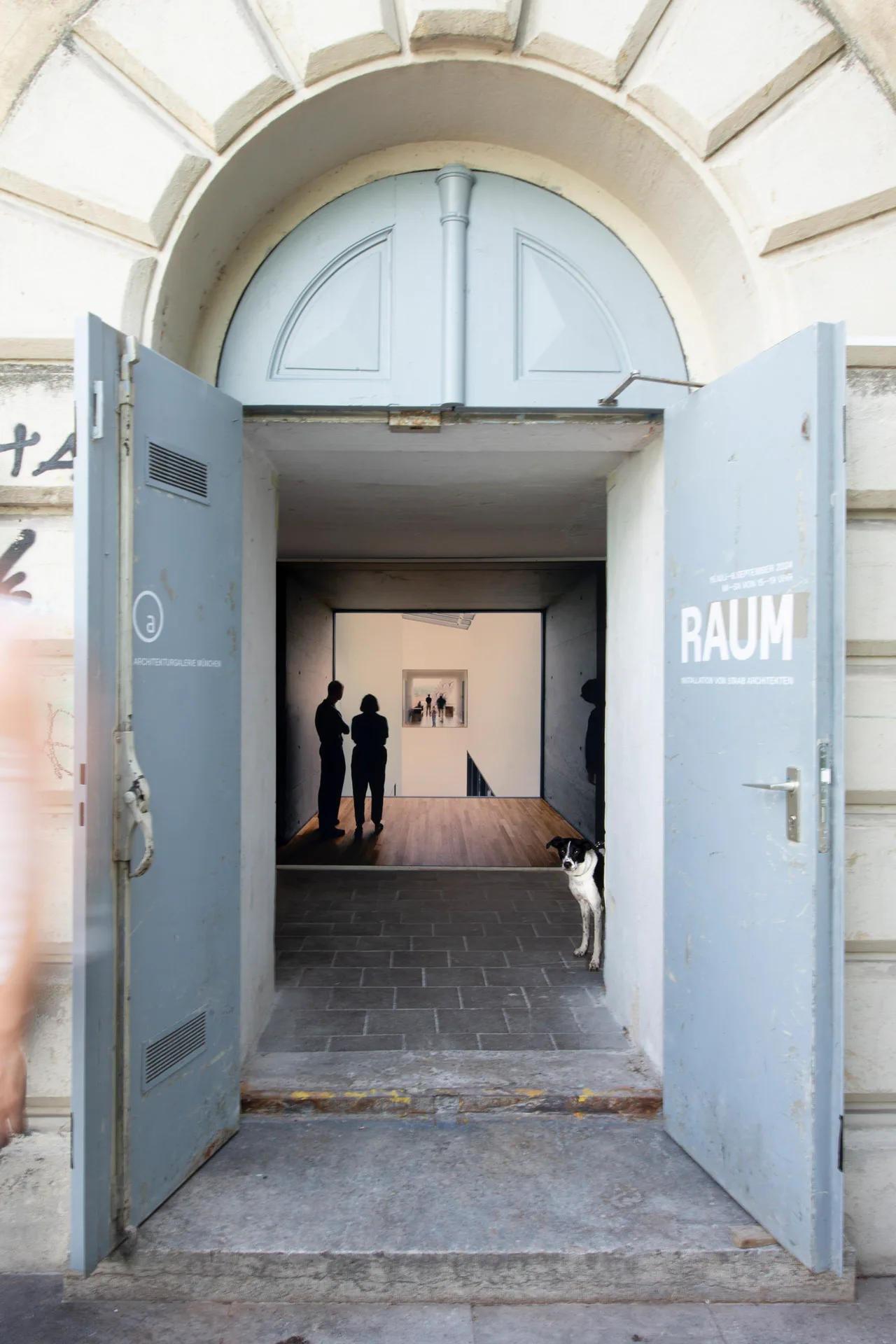 Erster Eindruck der Installation RAUM in der Architekturgalerie München