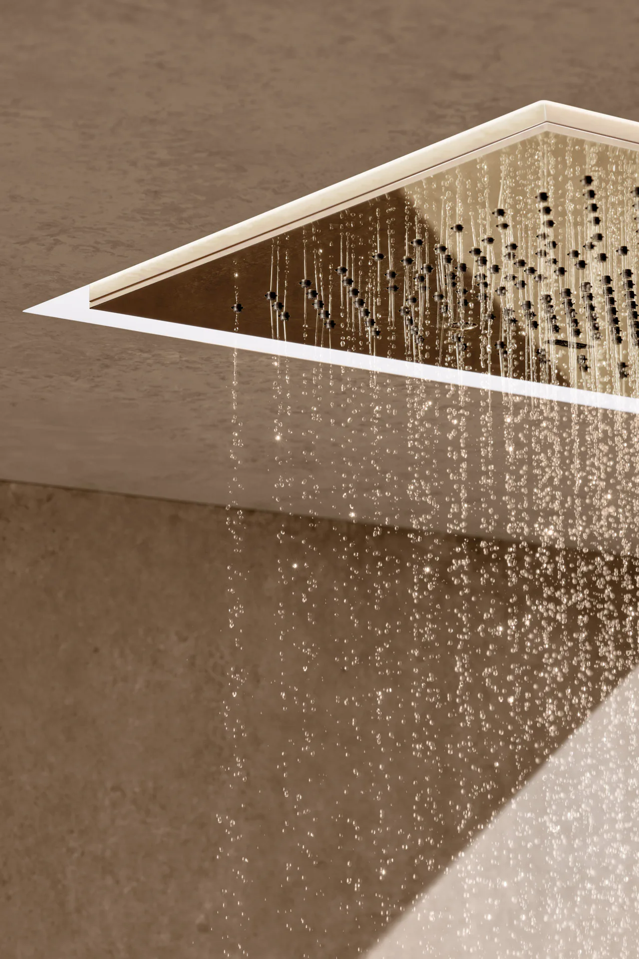 Deckenbündig und ohne sichtbare Verschraubungen fügt sich das Regenpaneel in die Decke ein.