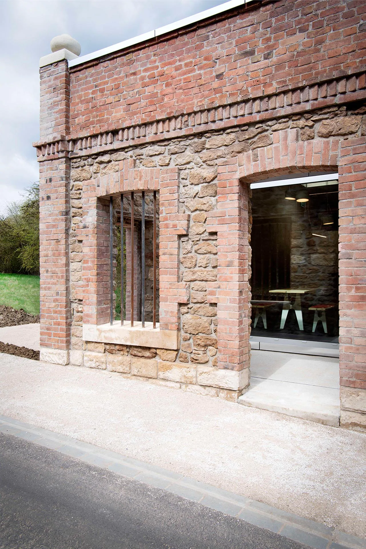 © Linda Blatzek

Architecture: hsa - heisbourg strotz architectes

www.hsa.lu
Online voting