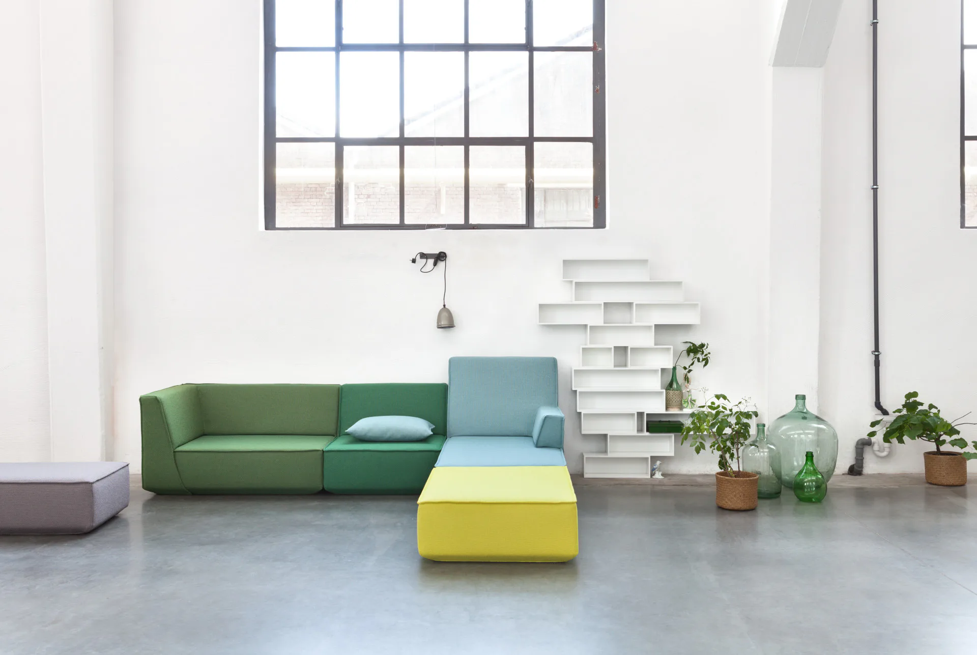 Modulares Sofa mit feinen Details.