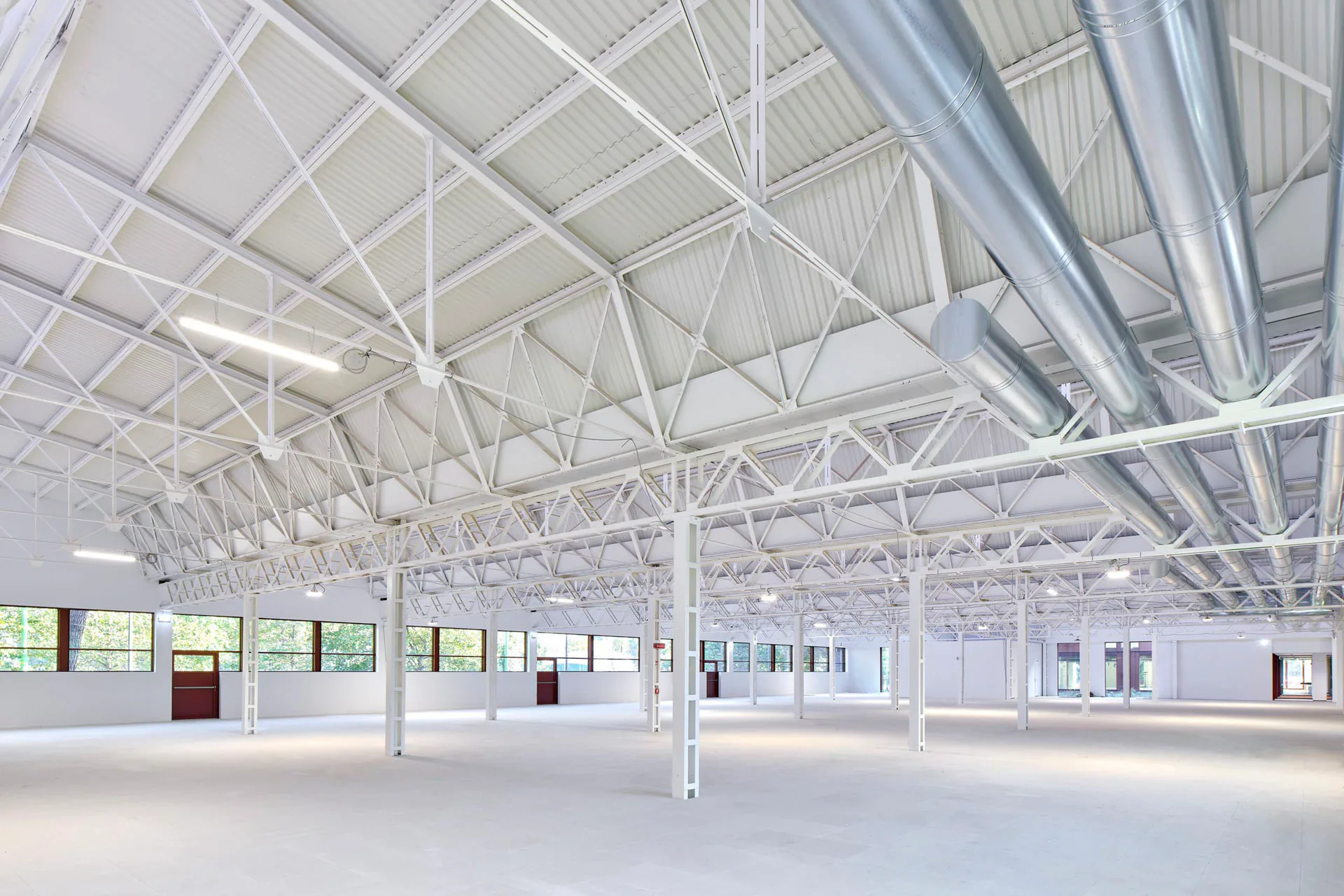 Rund 60 m breit und bis zu 60 m lang ist der Innenraum der ehemaligen Werkstatthalle.