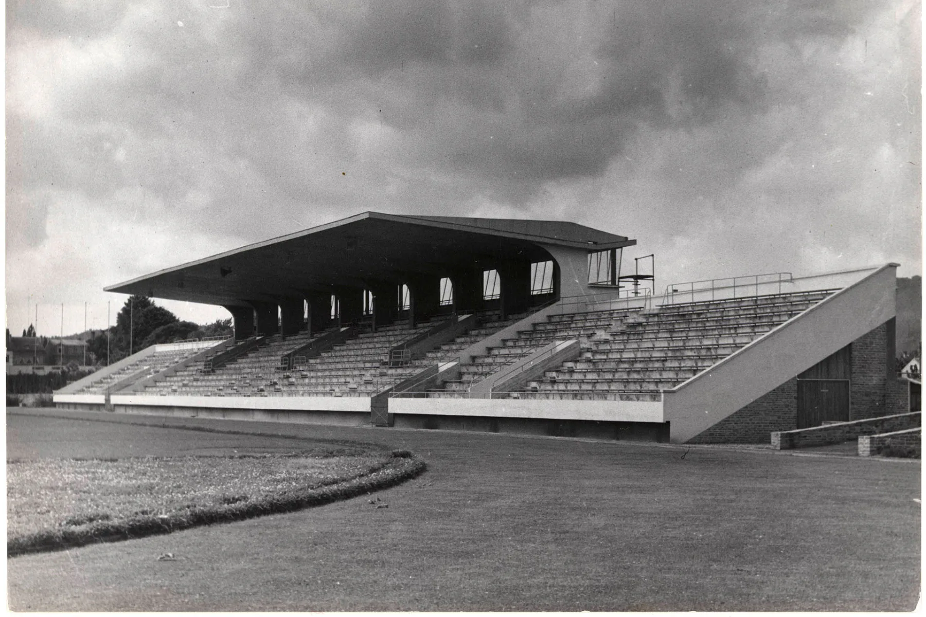 Simone Guillissen-Hoa - The sports center of Jambes ,1954