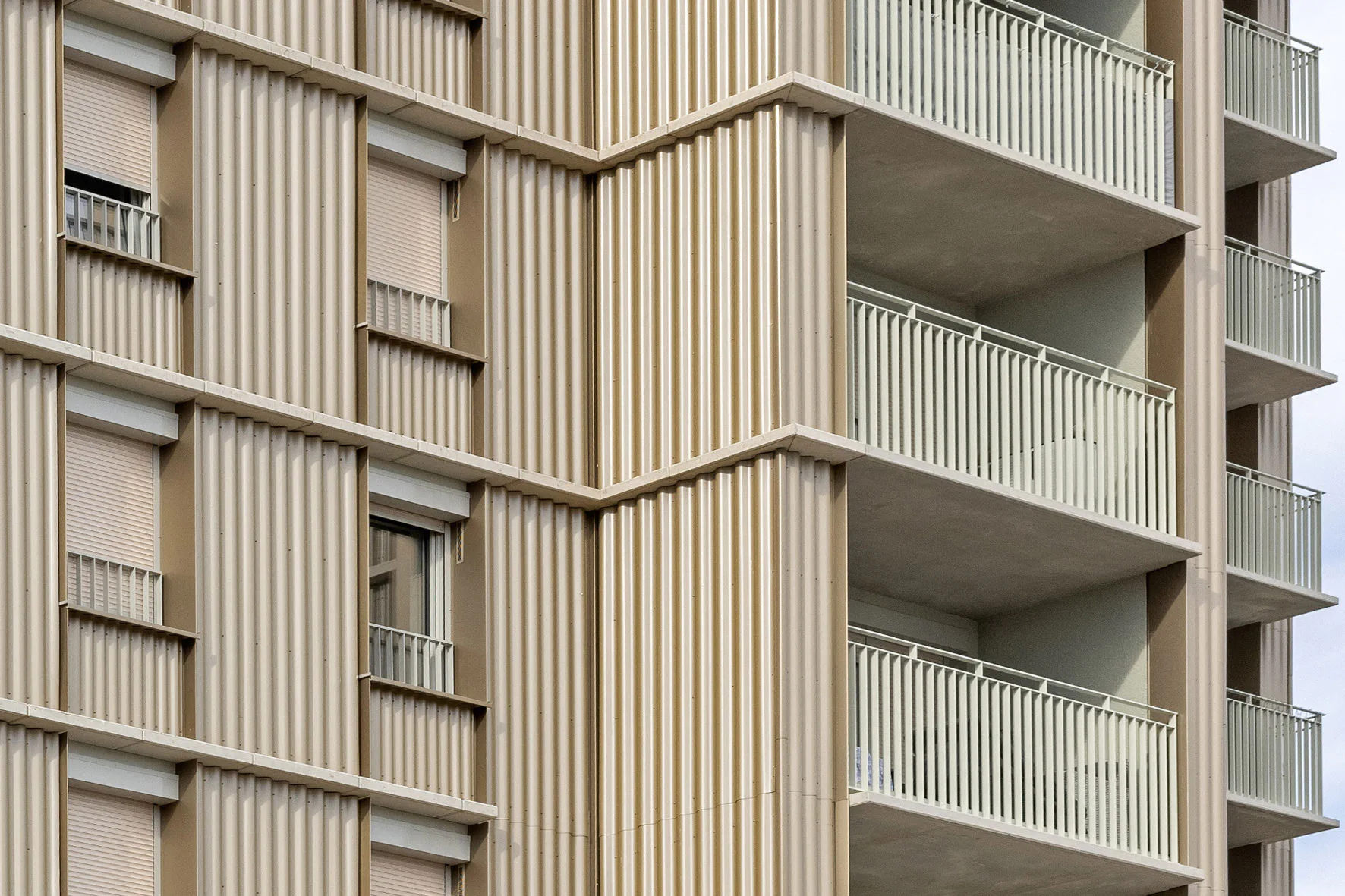 Shortlist Deutscher Fassadenpreis 2024 (VHF), Kategorie Bauen im Bestand, Wohnhochhaus Regensburg, Architektur: studiomolter