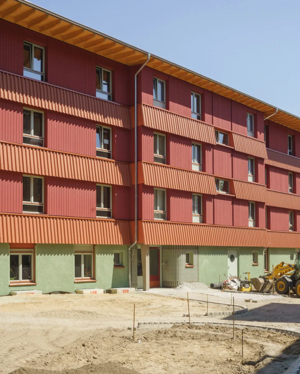 Shortlist Deutscher Fassadenpreis 2024 (VHF), Kategorie Modulares Bauen, Haus im Park, Berlin, Architektur: Modersohn & Freiesleben Architekten