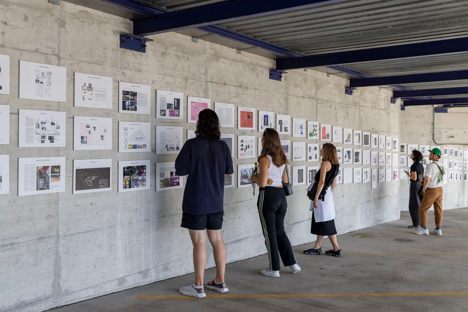 Eine Ausstellung im Rahmen der AWB 2024 begleitet die Klanginstallation.