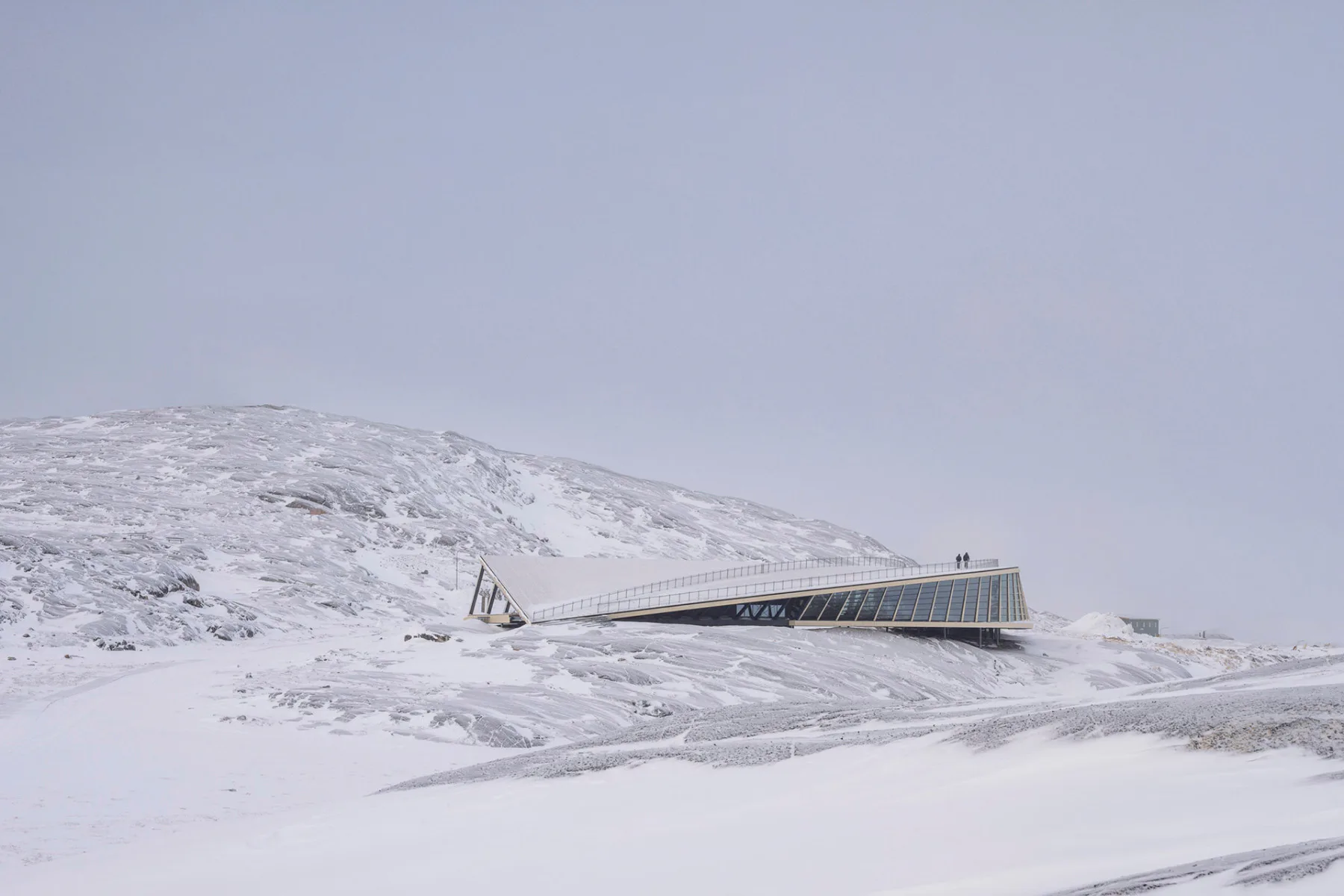 Das schneebedeckte Ilulissat Icefjord Centre in Grönland