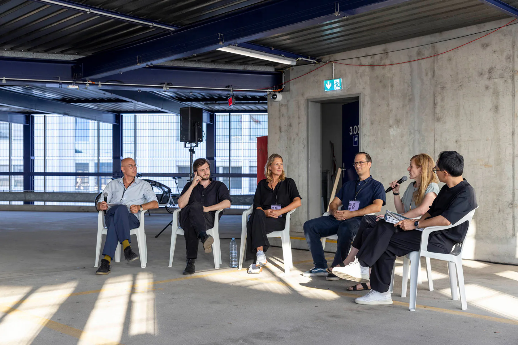 Podiumsdiskussion zum Pre-Opening mit Axel Simon, Marcel Arndt, Wiebke Schlüter, Marc Février, Friederike Kluge und Anh-Linh Ngo (v.l.)