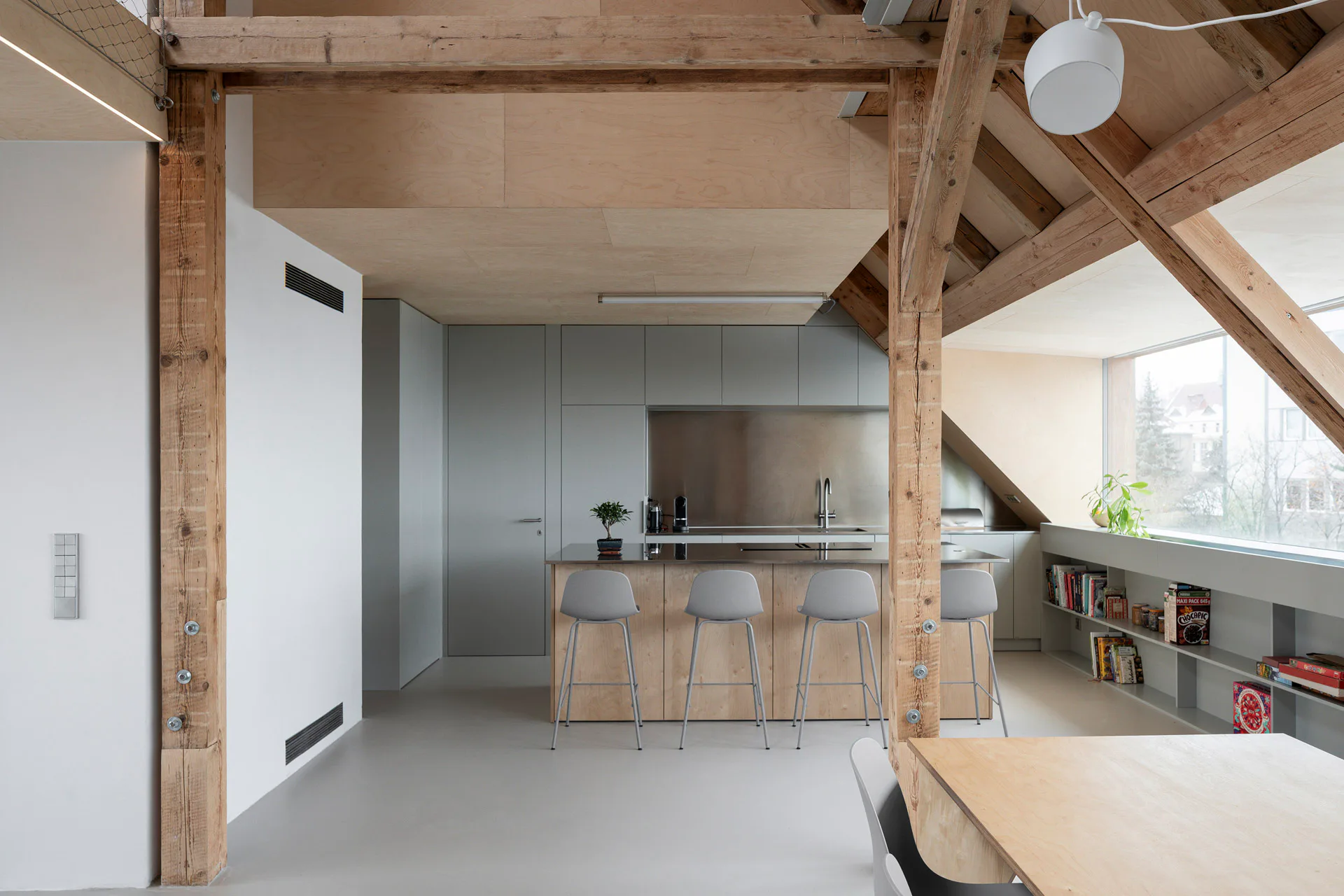 Die Maisonette-Wohnung hat eine großzügigen Koch-Essbereich.