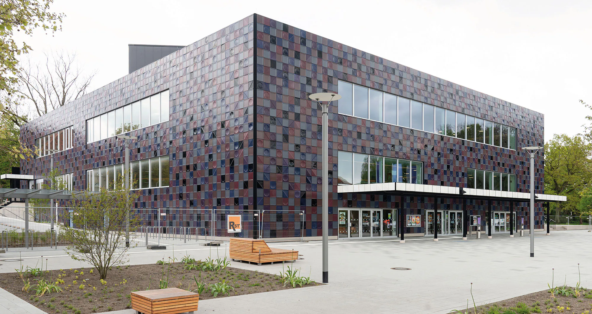 FVHF 2024, Preisträger der Kategorie Bauen im Bestand, Fassadensanierung / Neugestaltung Stadthalle Göttingen, Architektur: soll sasse architekten