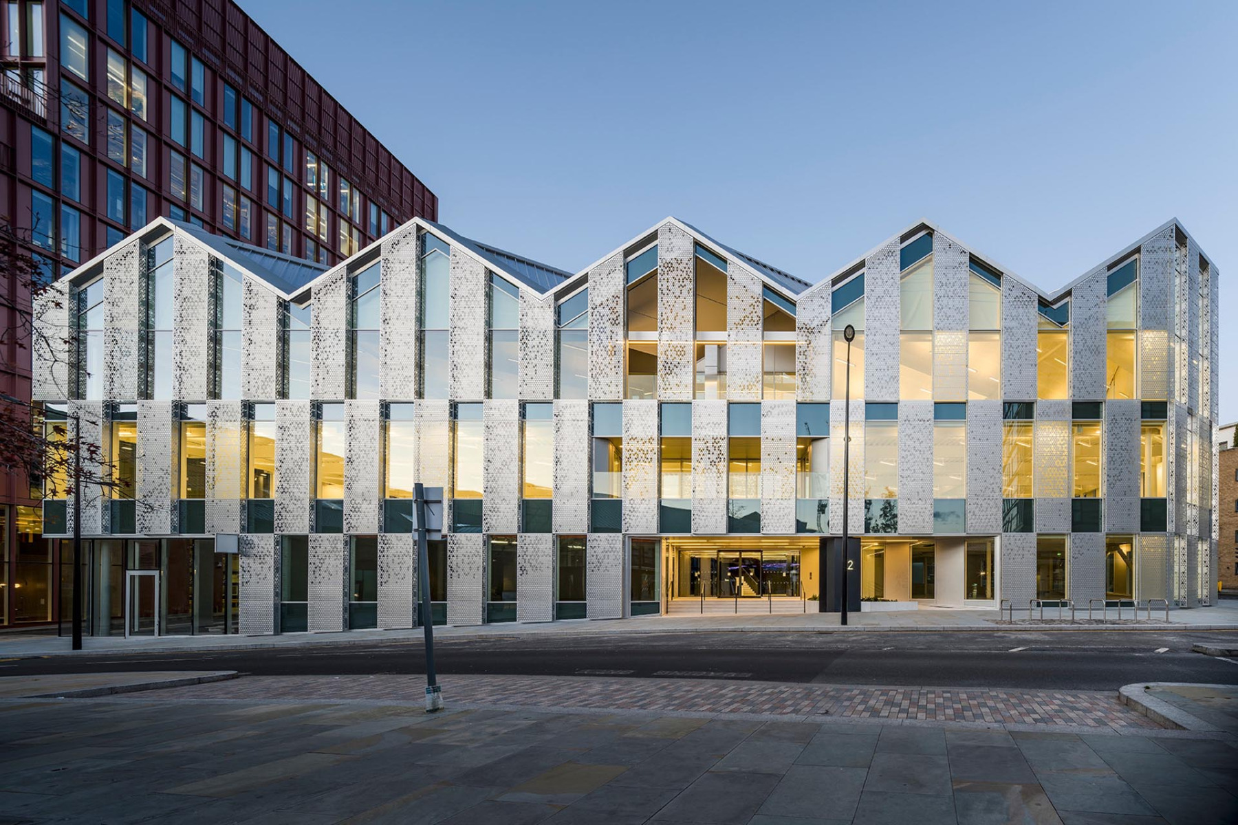 Architektonisches Lichtspiel am King's Cross