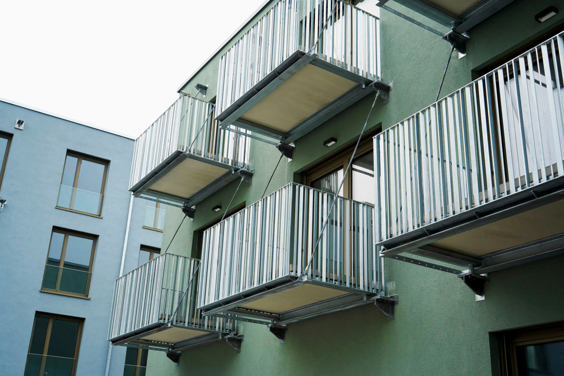 Im Vinzenz-Quartier in Wangen sind insgesamt 122 Wohneinheiten in sechs Häusern entstanden. Drei davon sind Holz- oder Holzhybridbauten.