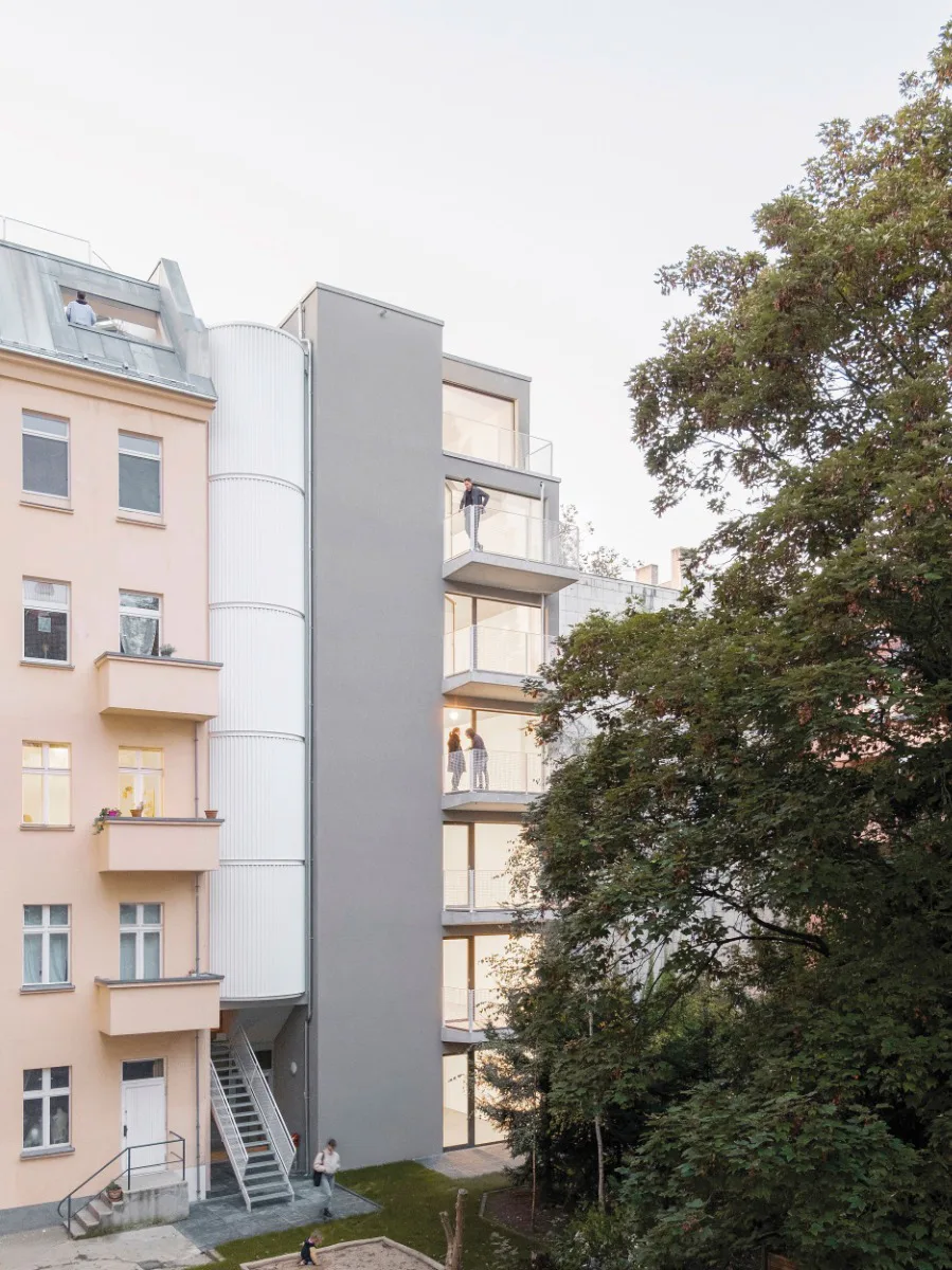 Hinterhaus Prototyp 6x9, Berlin (DE), Architektur: Max Hacke & Leonhard Clemens, Bauherr: Heers & Woddow Grundstücksgemeinschaft