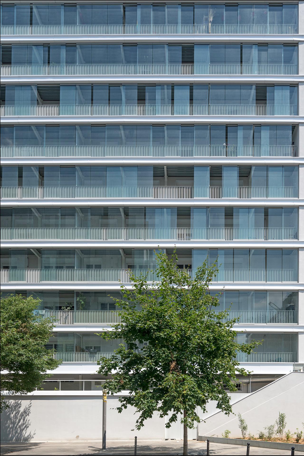 Nicht zuletzt verleiht das neue, umlaufende Ganzglas-System dem Gebäude eine transparente architektonische Ästhetik.