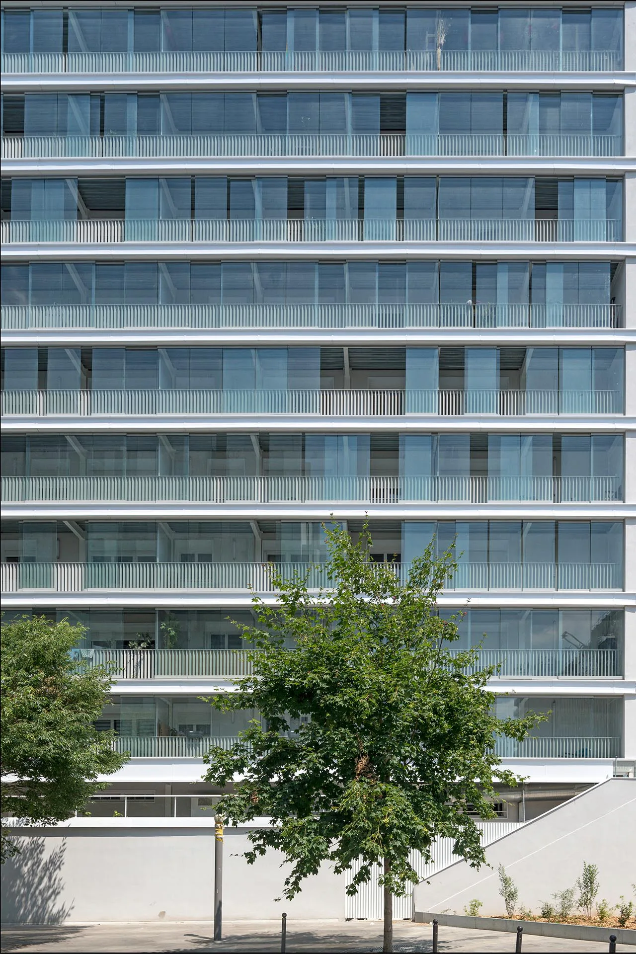 Nicht zuletzt verleiht das neue, umlaufende Ganzglas-System dem Gebäude eine transparente architektonische Ästhetik.