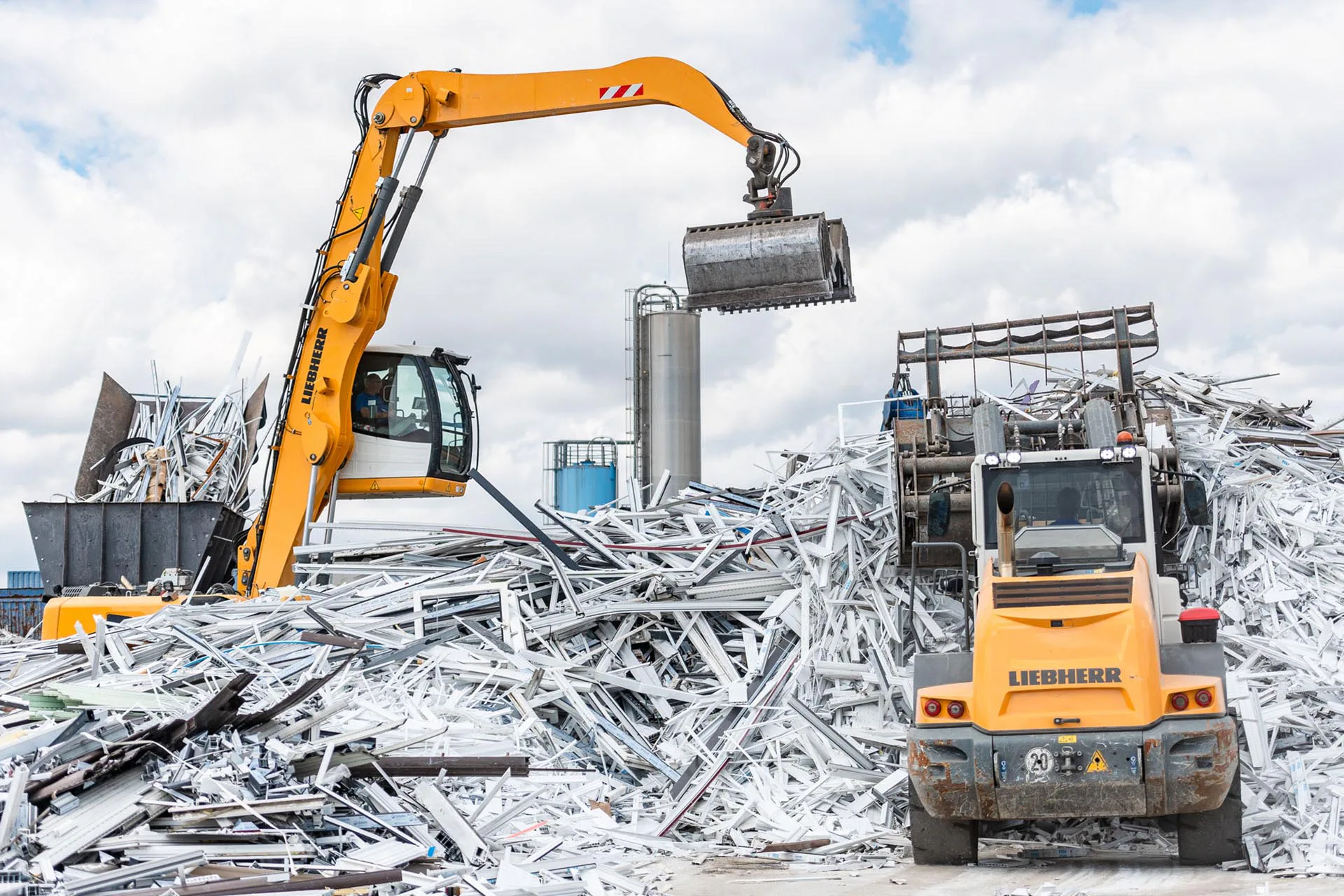 Veka setzt als führender Hersteller von Fenster- und Türprofilen aus PVC Maßstäbe mit seiner ganzheitlichen Betrachtung des Materialkreislaufs.