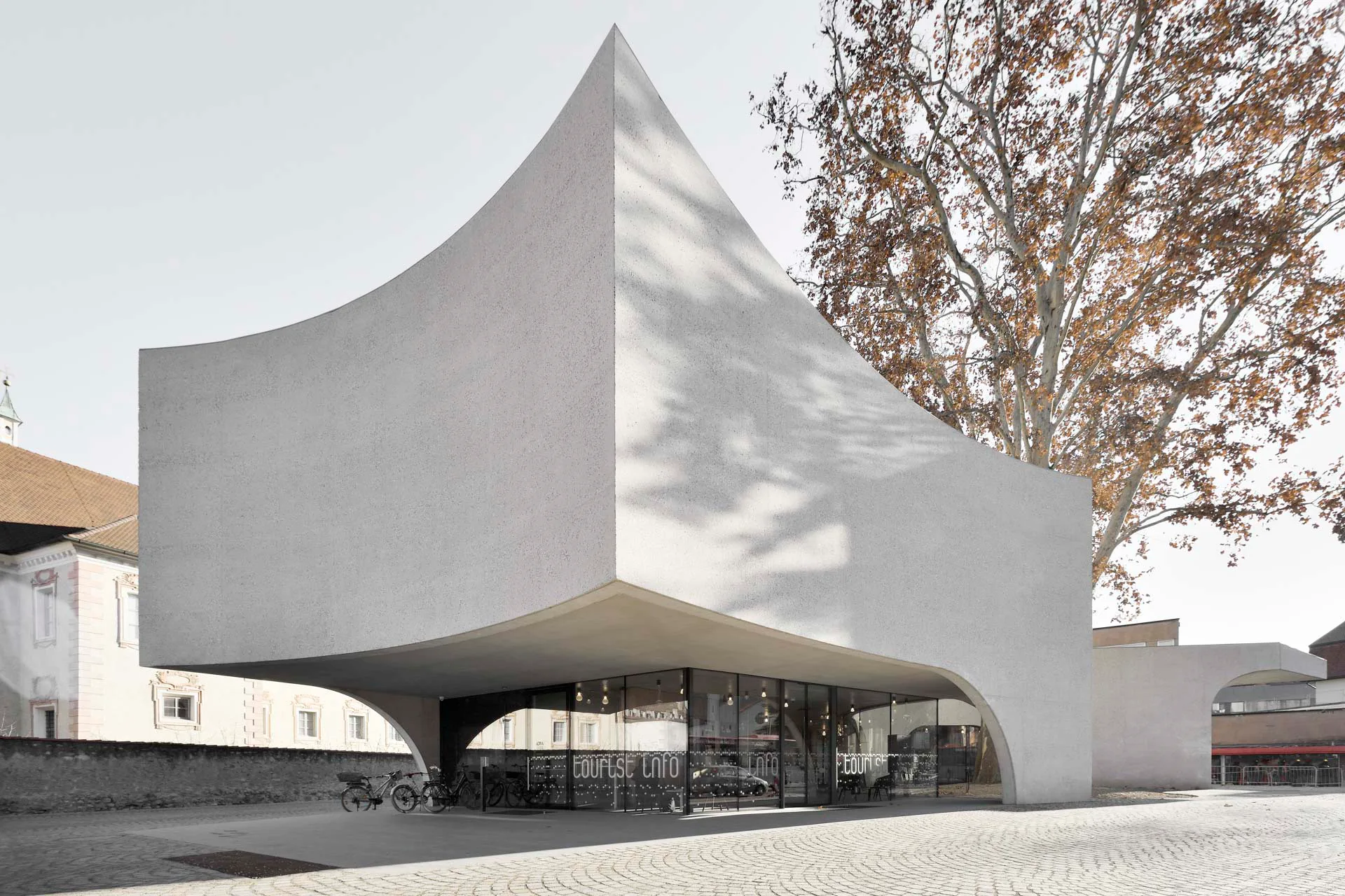 MoDusArchitects, Tree Hugger, Neuer Sitz des Tourismusvereins, Brixen 2019