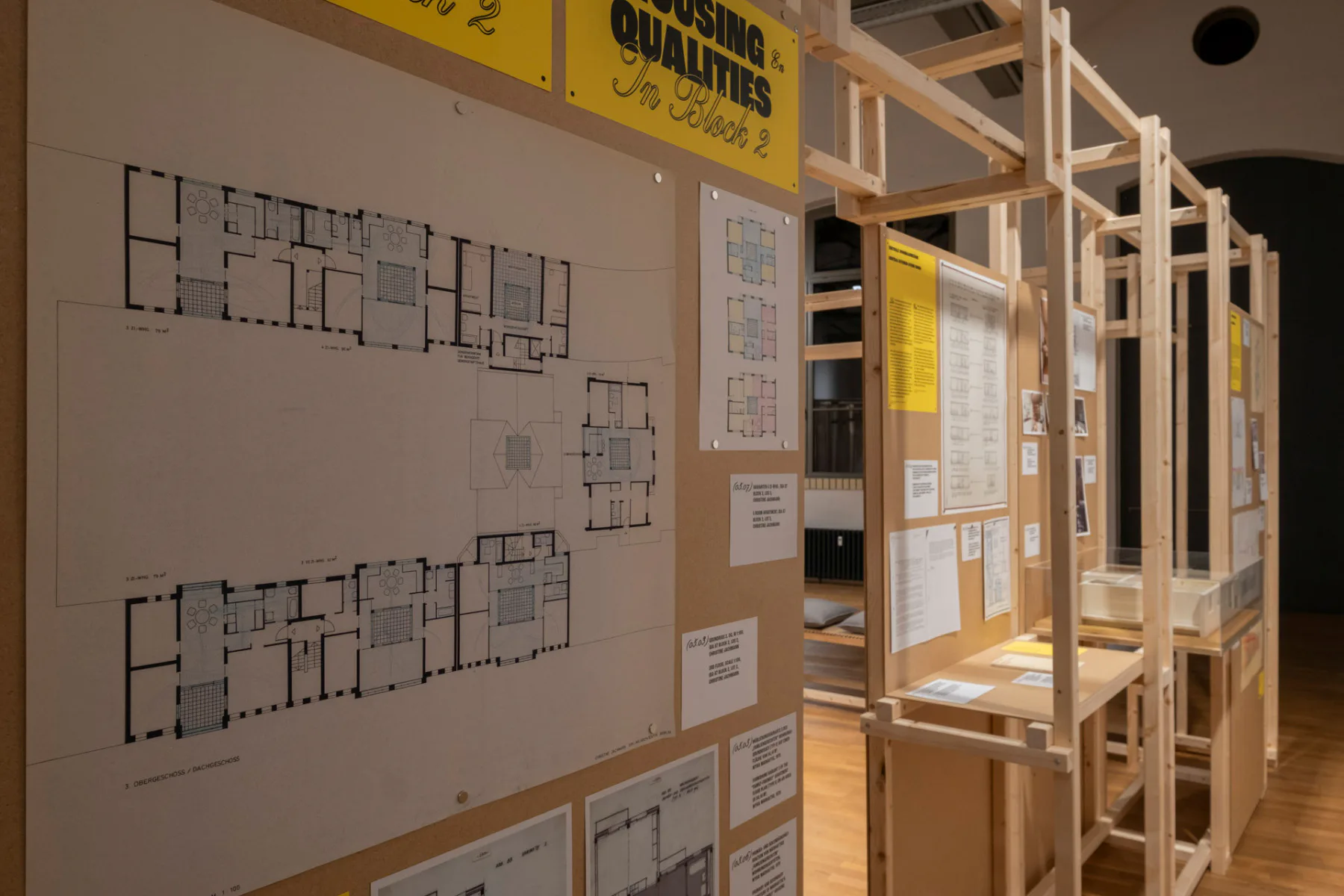 Christine Jachmann: Grundriss 3. OG, IBA 87 Block 2, Los 3, Privatarchiv; Ausstellung Dessauer Straße und andere Geschichten vom emanzipatorischen Wohnungsbau, Deutsches Architektur Zentrum DAZ, Berlin 2024