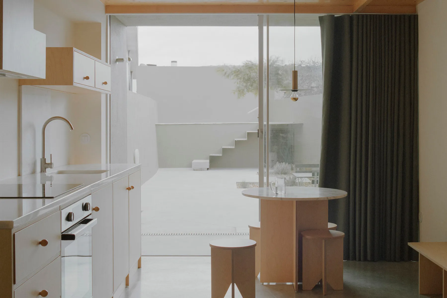 Blick von der unteren Wohnung in den Innenhof