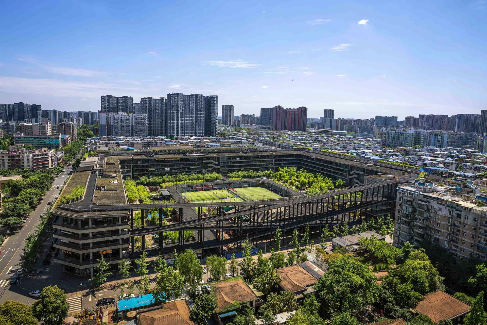 West Village, ein Gewerbe- und Kulturkomplex in Chengdu (2015)