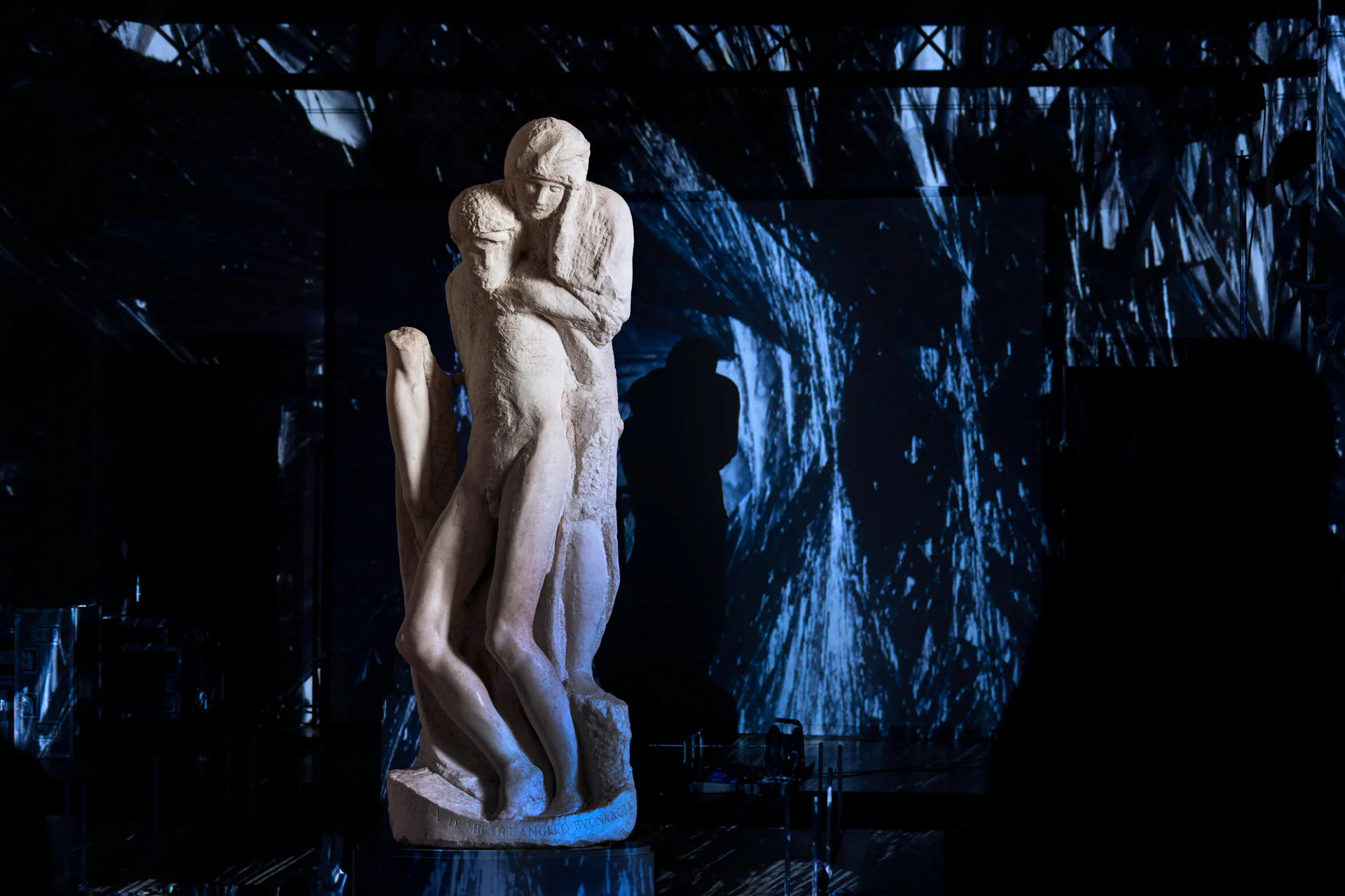 Robert Wilsons „Mother“ mit Musik von Arvo Pärt eröffnet die 63. Ausgabe im Castello Sforzesco.