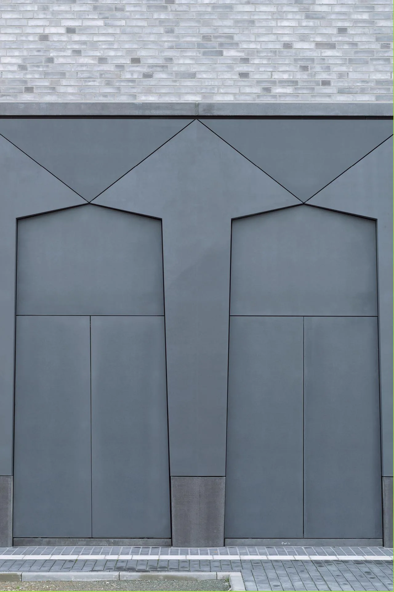 Die Formteile von Rieder unterstützen die plastische Wirkung der Architektur.