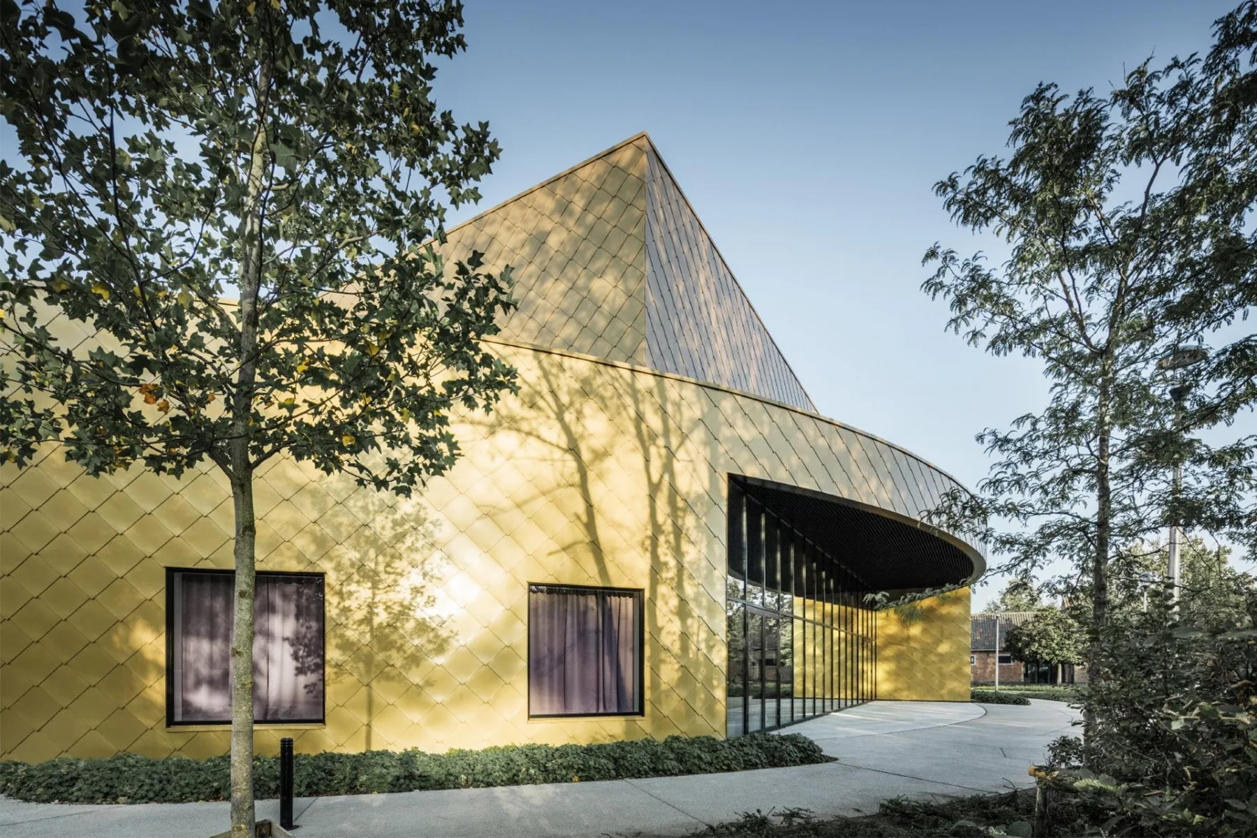 Kulturzentrum mit Rauten in Mayagold.