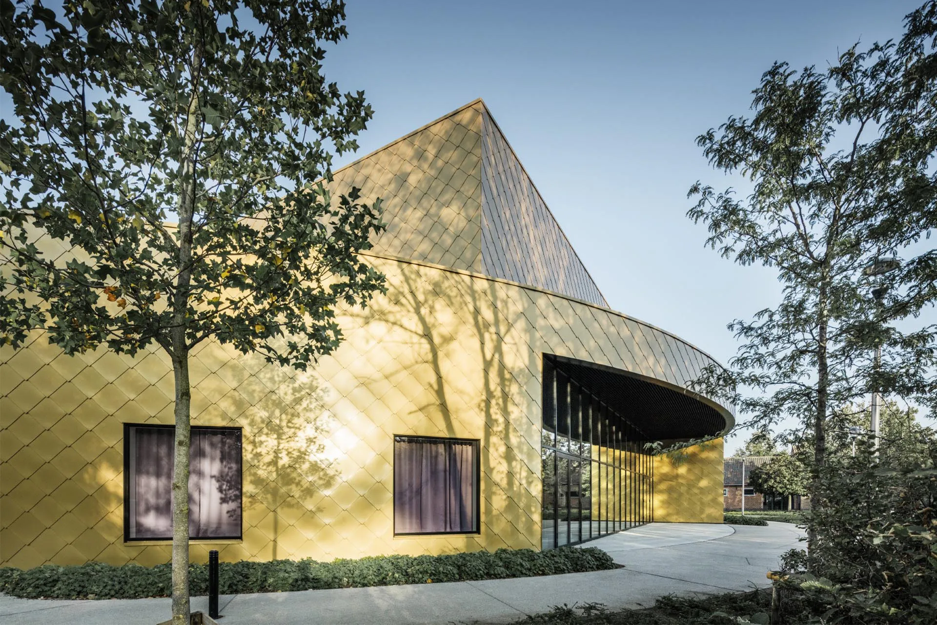 Kulturzentrum mit Rauten in Mayagold.