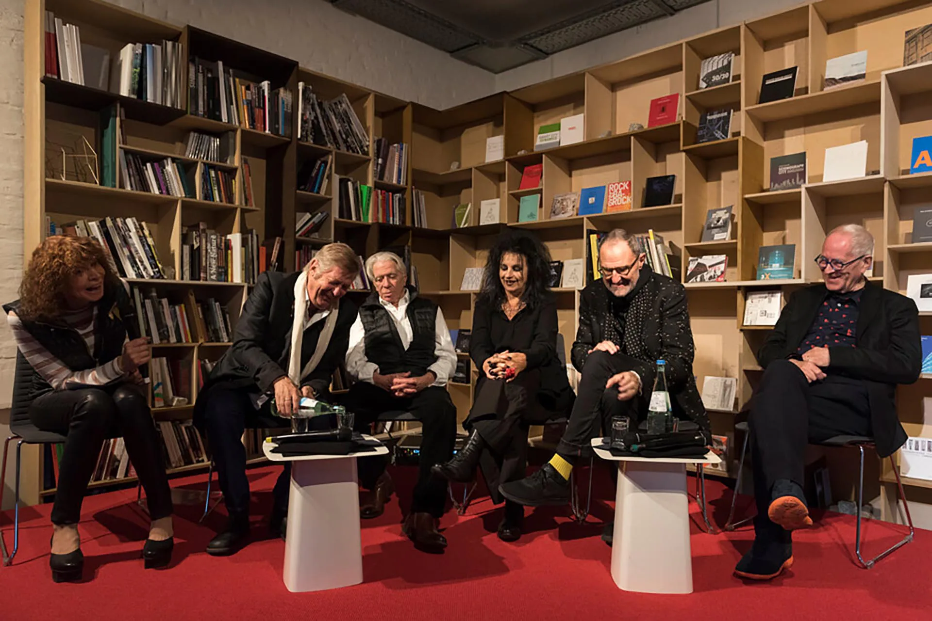 Kristin Feireiss, Wolf D. Prix, Zvi Hecker, Odile Decq, Thom Mayne und Peter Cook (v.l.n.r.)