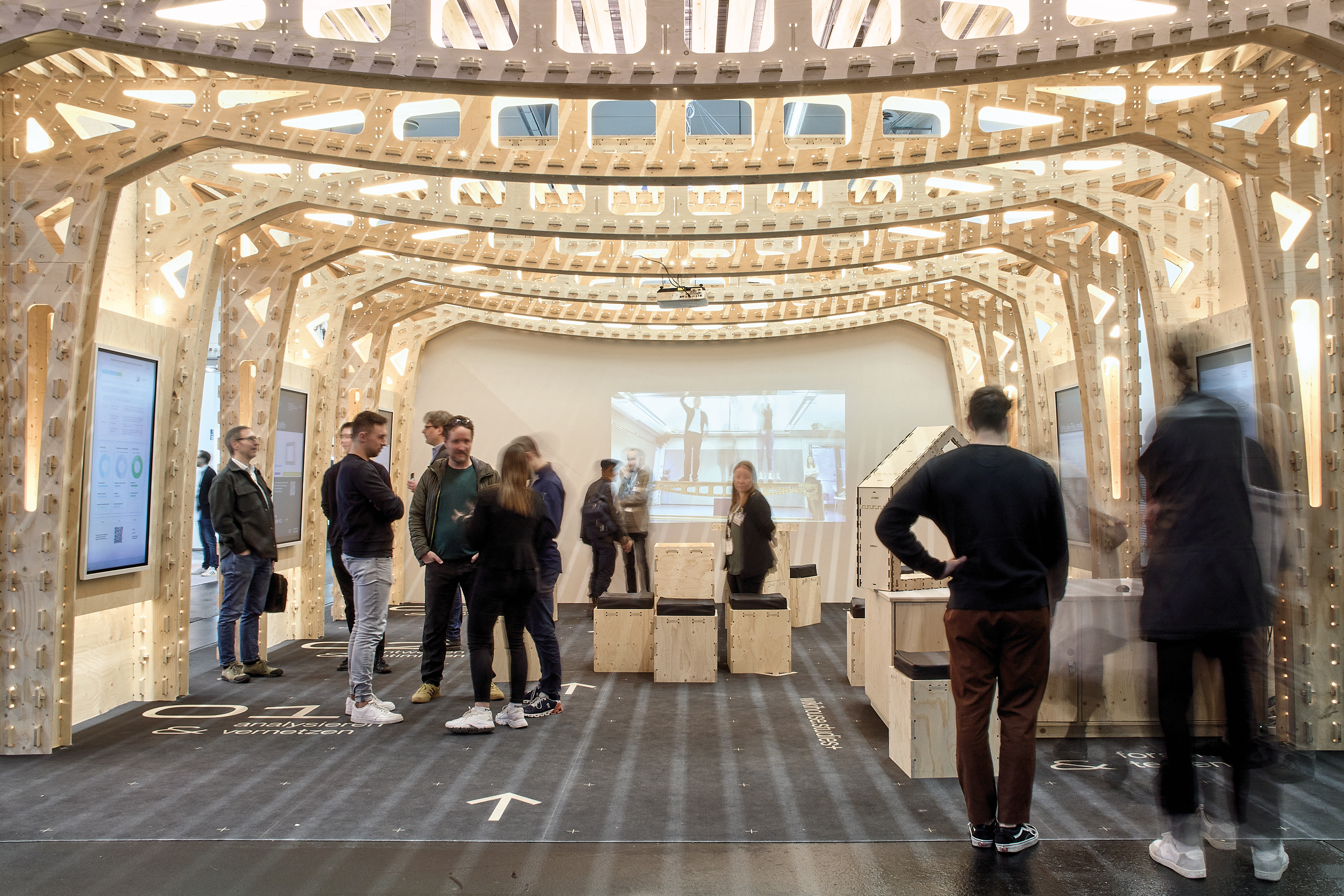 Seine Premiere erlebte der Prototyp aus dem Forschungsprojekt Arise als Messestand bei der DigitalBau 2024 in Köln.