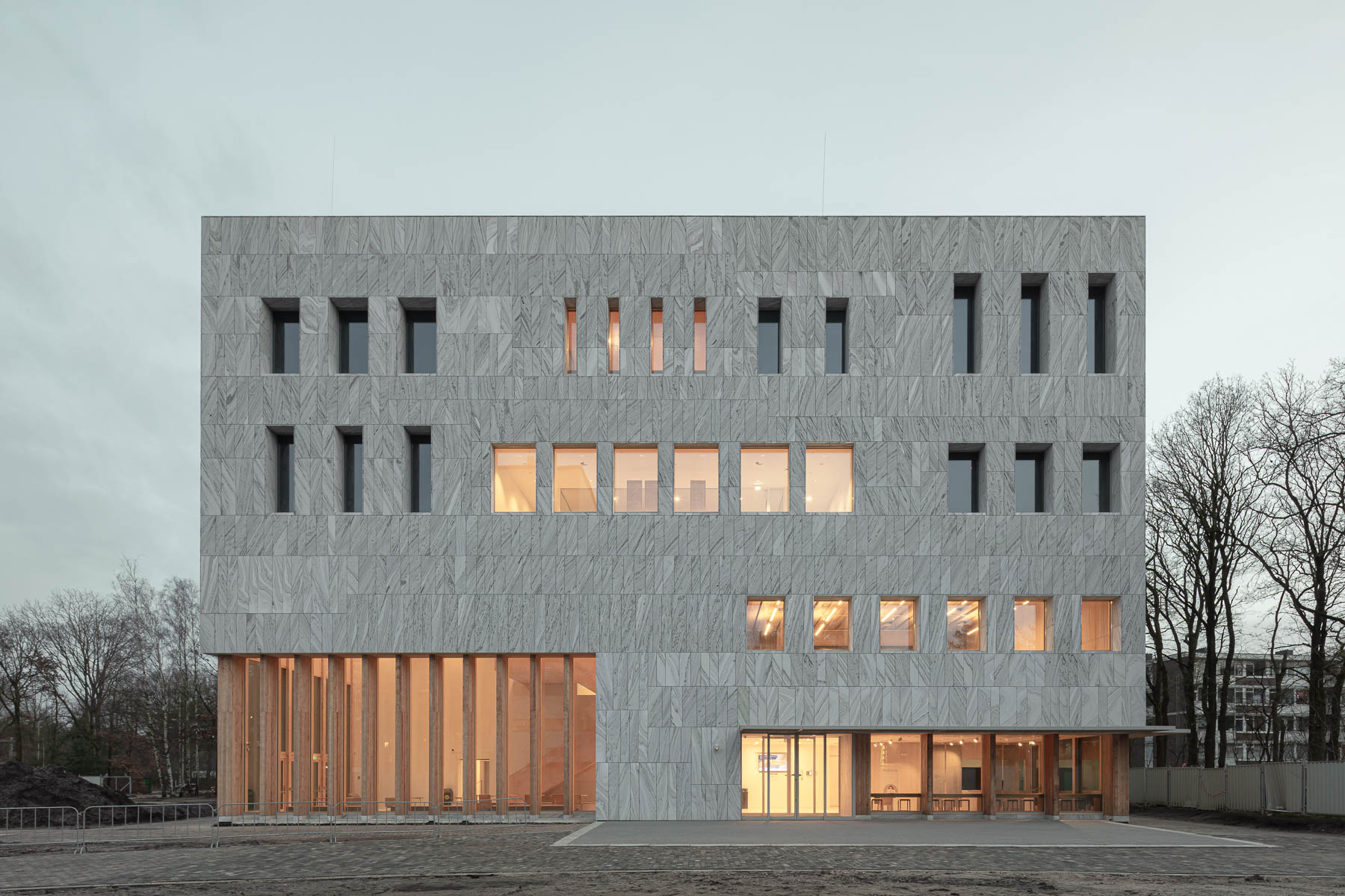 Marga Klompé Building in Tilburg von Powerhouse Company