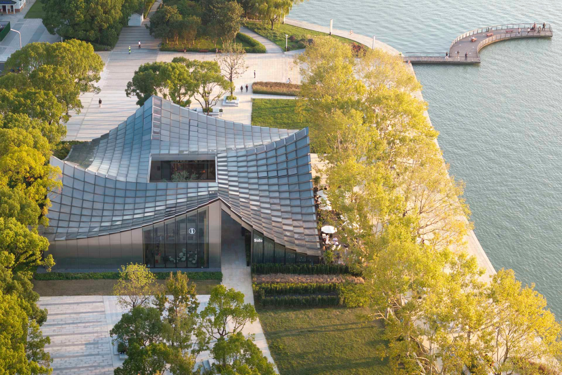 Jinji Lake Pavilion in Suzhou von BIG