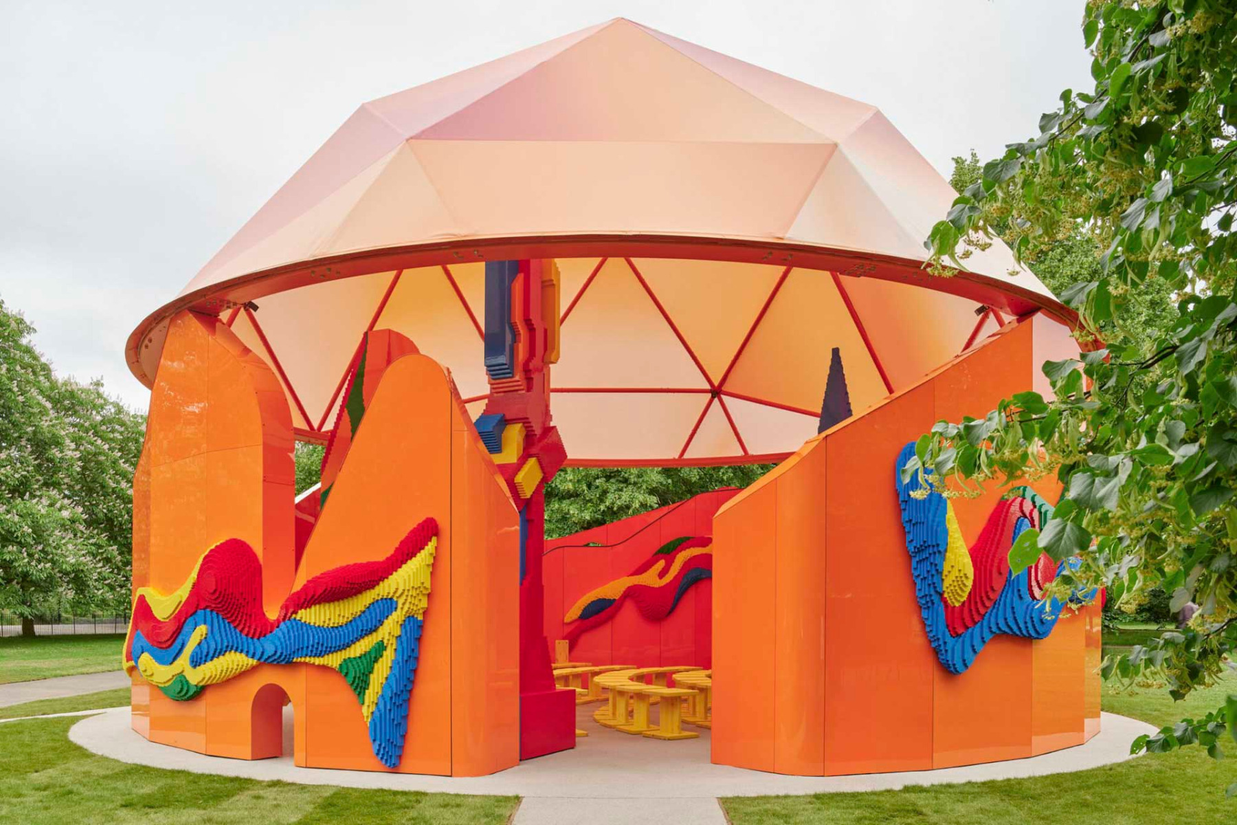 Sir Peter Cook entwirft Serpentine Play Pavilion