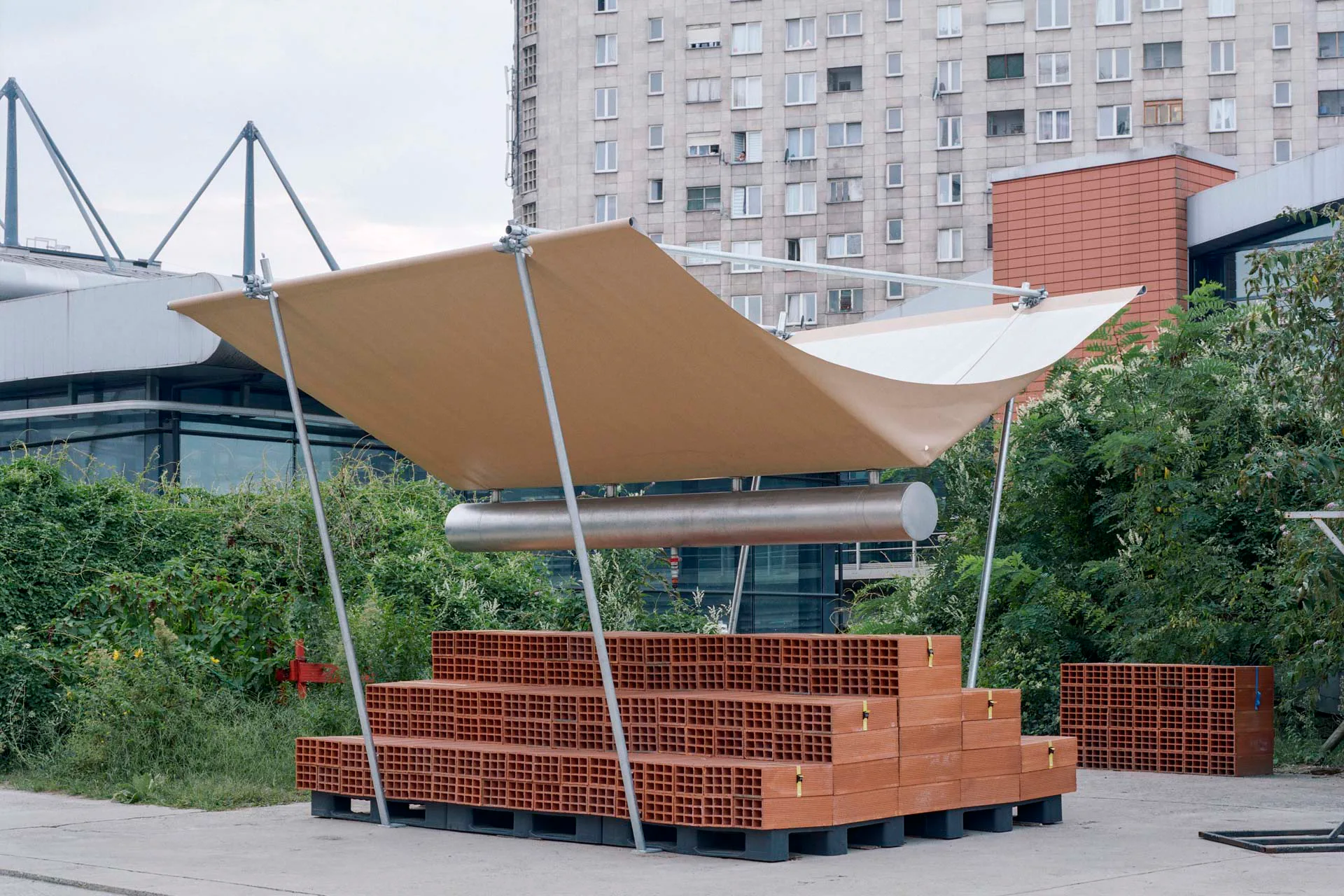 „Make it Rain“ im französischen Pavillon. Projektteam: Quentin Gérard, Elisabeth Terrisse de Botton, Matthieu Brasebin, Guillaume Deman.