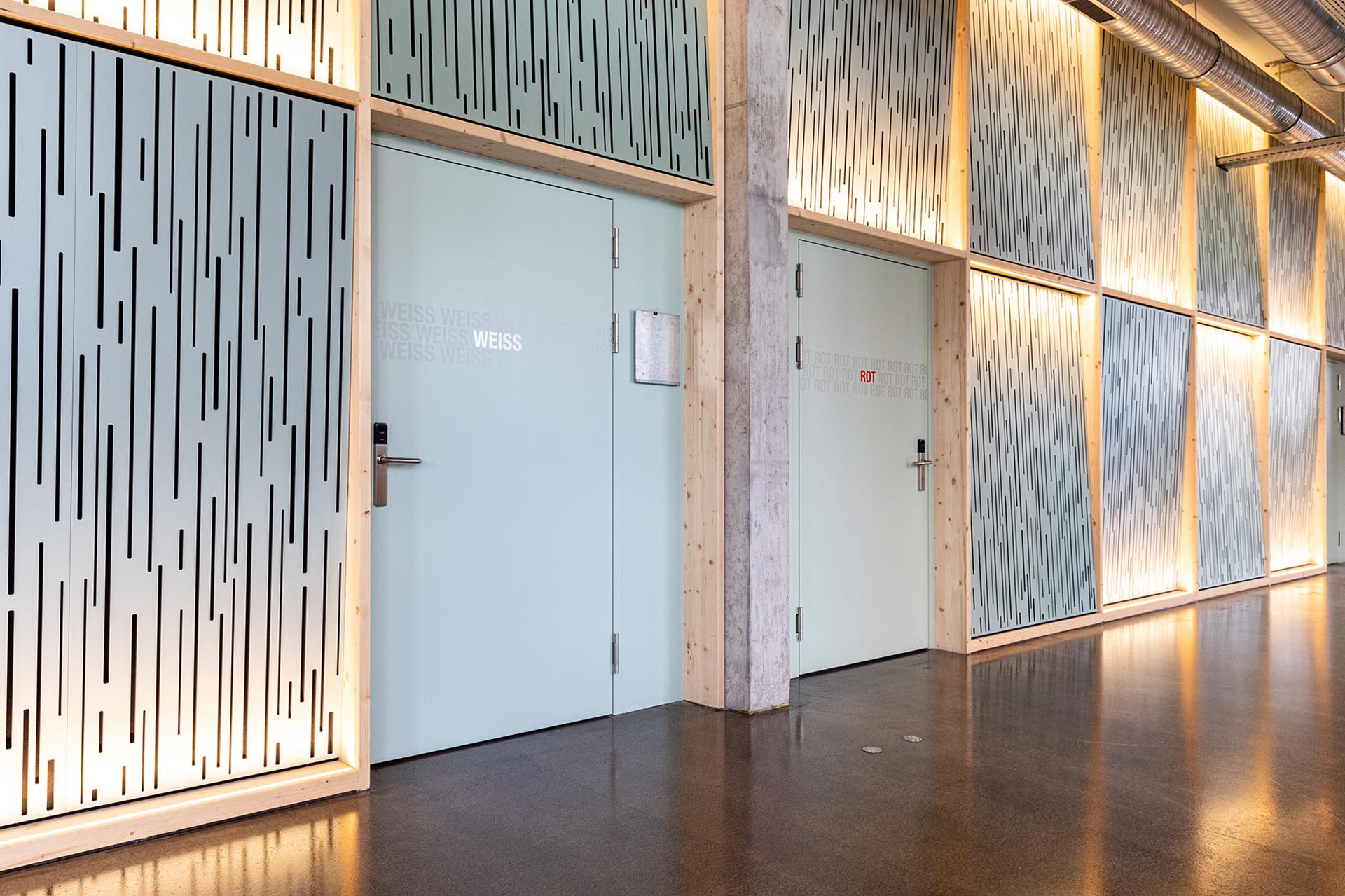 Die meisten Innentüren im Technopark Winterthur sind virtuell vernetzt. Sämtliche Türen sind Mobile-Access-fähig und können für die Türöffnung per Smartphone freigeschaltet werden.