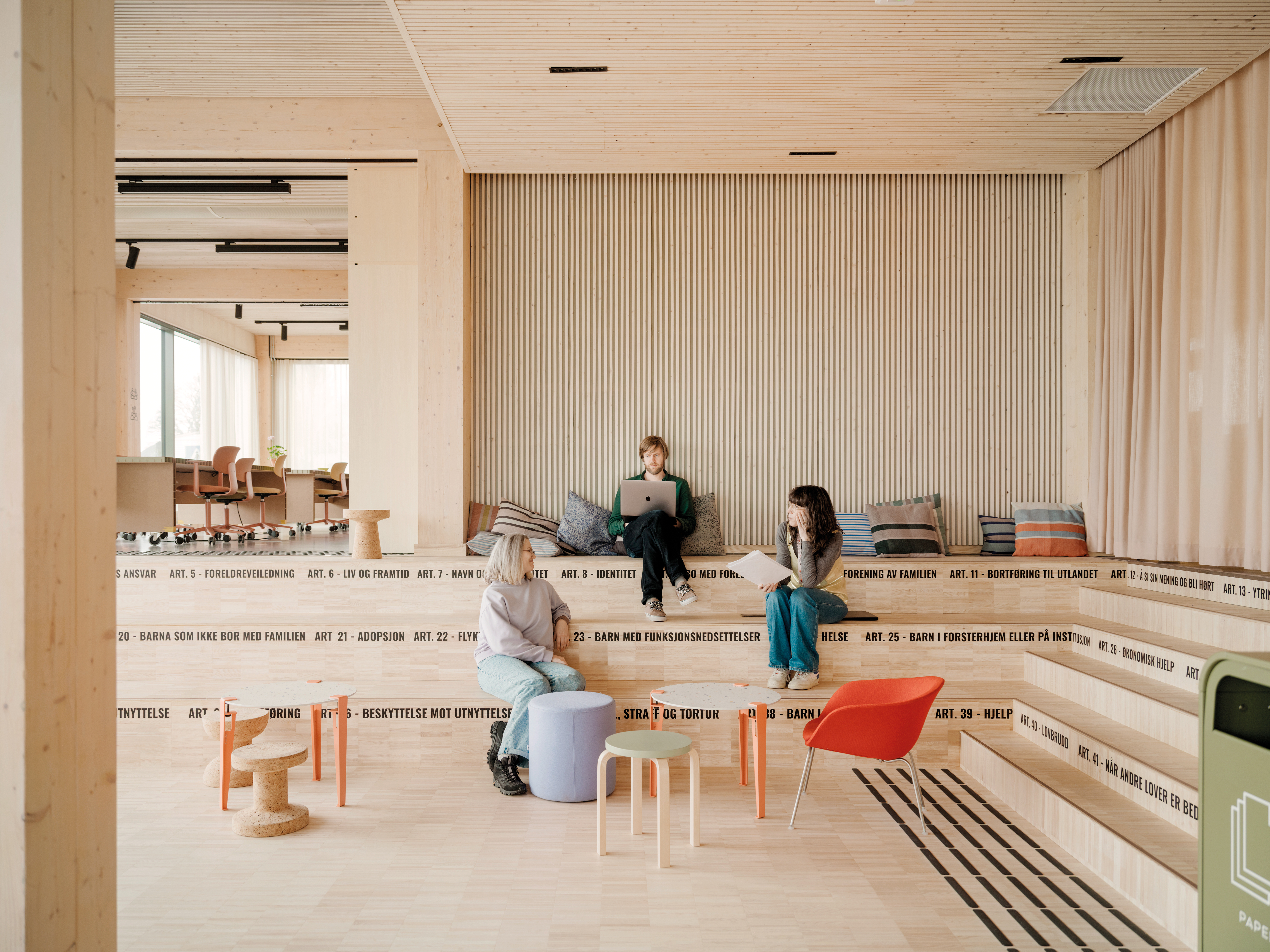 Columns, beams, and ceiling slabs feature carpentry-style interlocking connections. Long hardwood dowels replace the otherwise typical steel connectors.