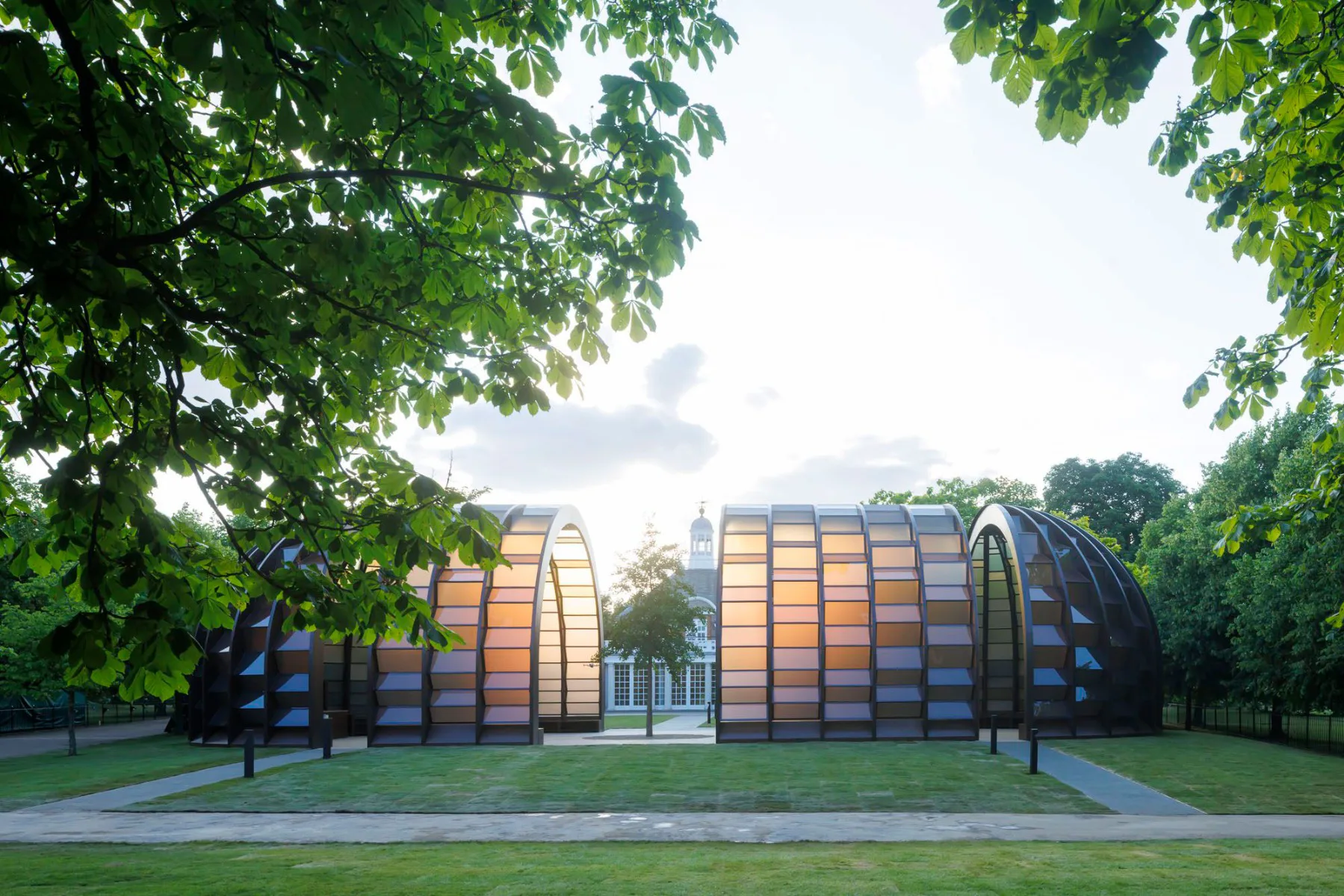 „A Capsule in Time“ von Marina Tabassum ist der 24. Serpentine Pavillon.